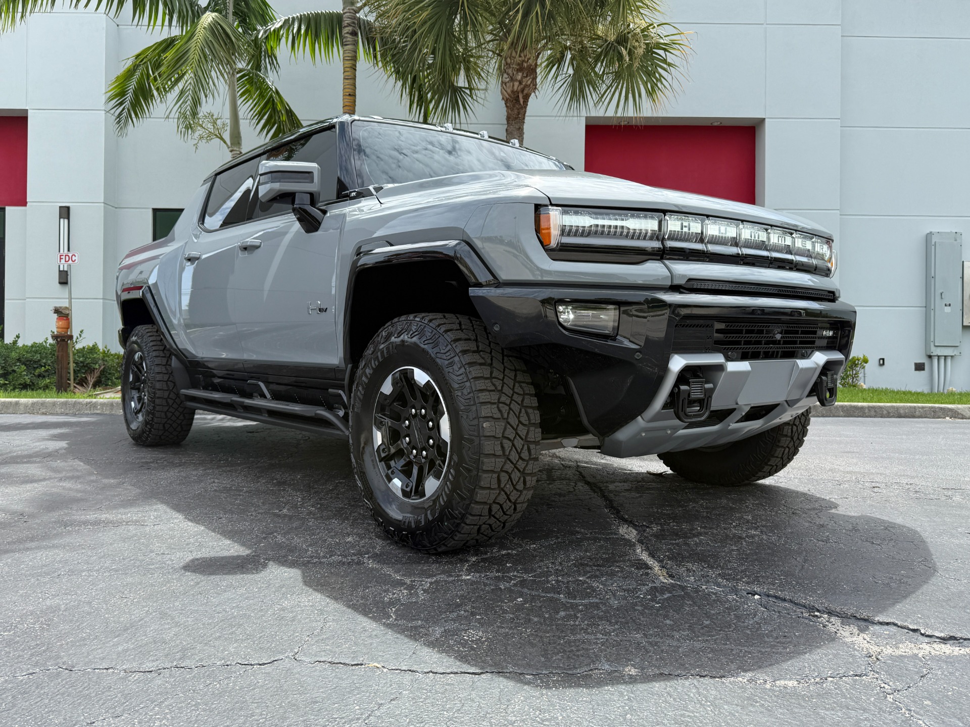 Used-2025-GMC-HUMMER-EV-3X