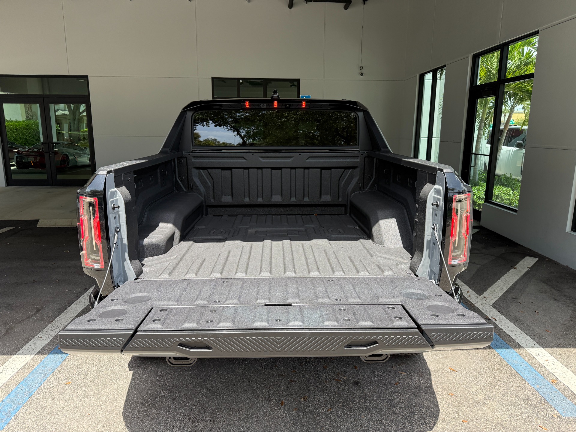 Used-2025-GMC-HUMMER-EV-3X