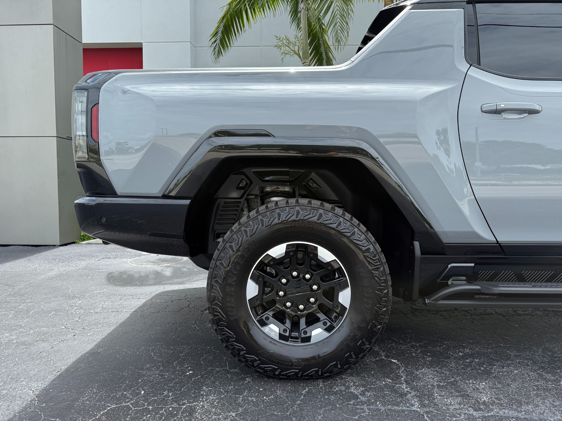 Used-2025-GMC-HUMMER-EV-3X