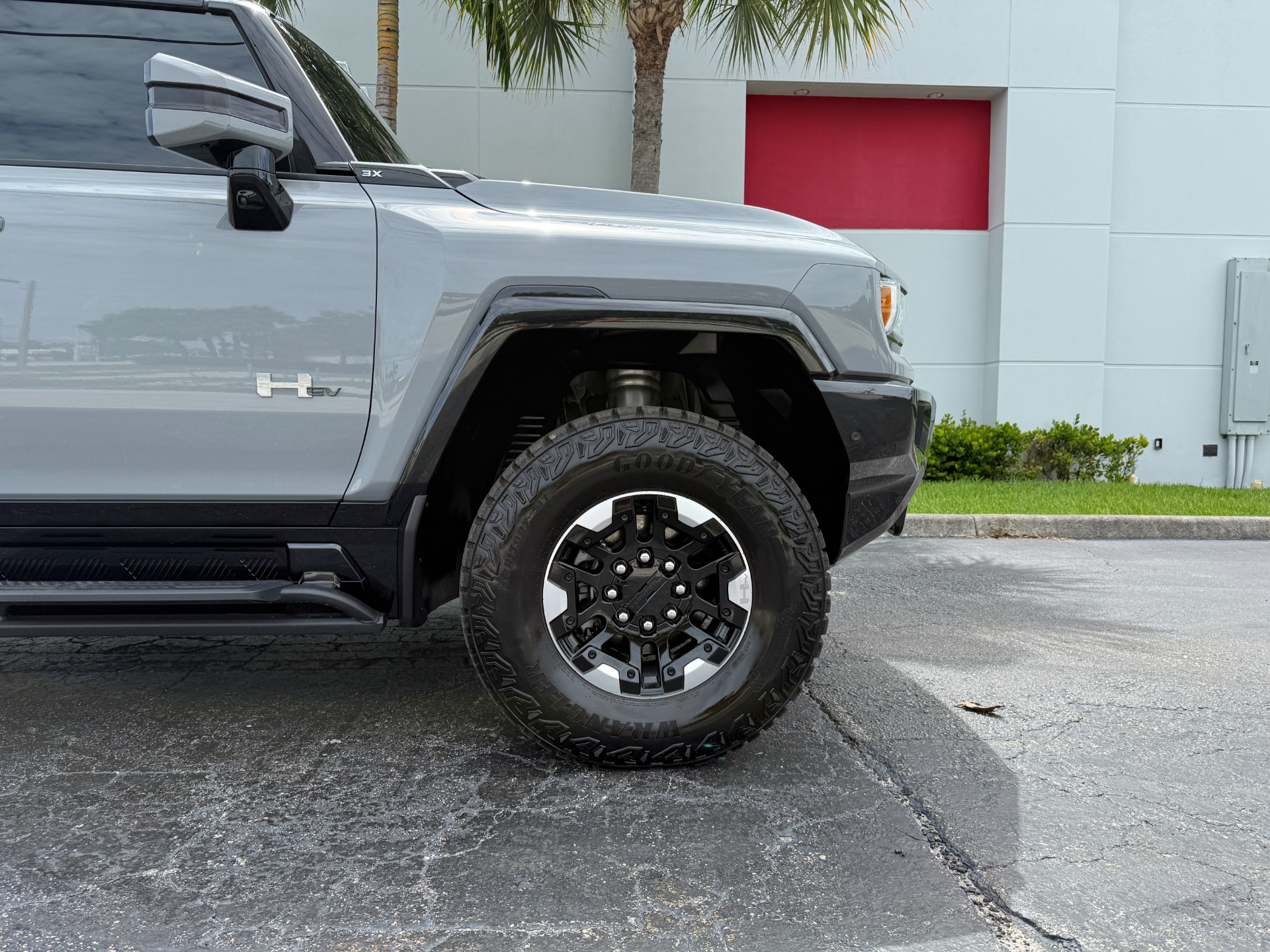 Used-2025-GMC-HUMMER-EV-3X