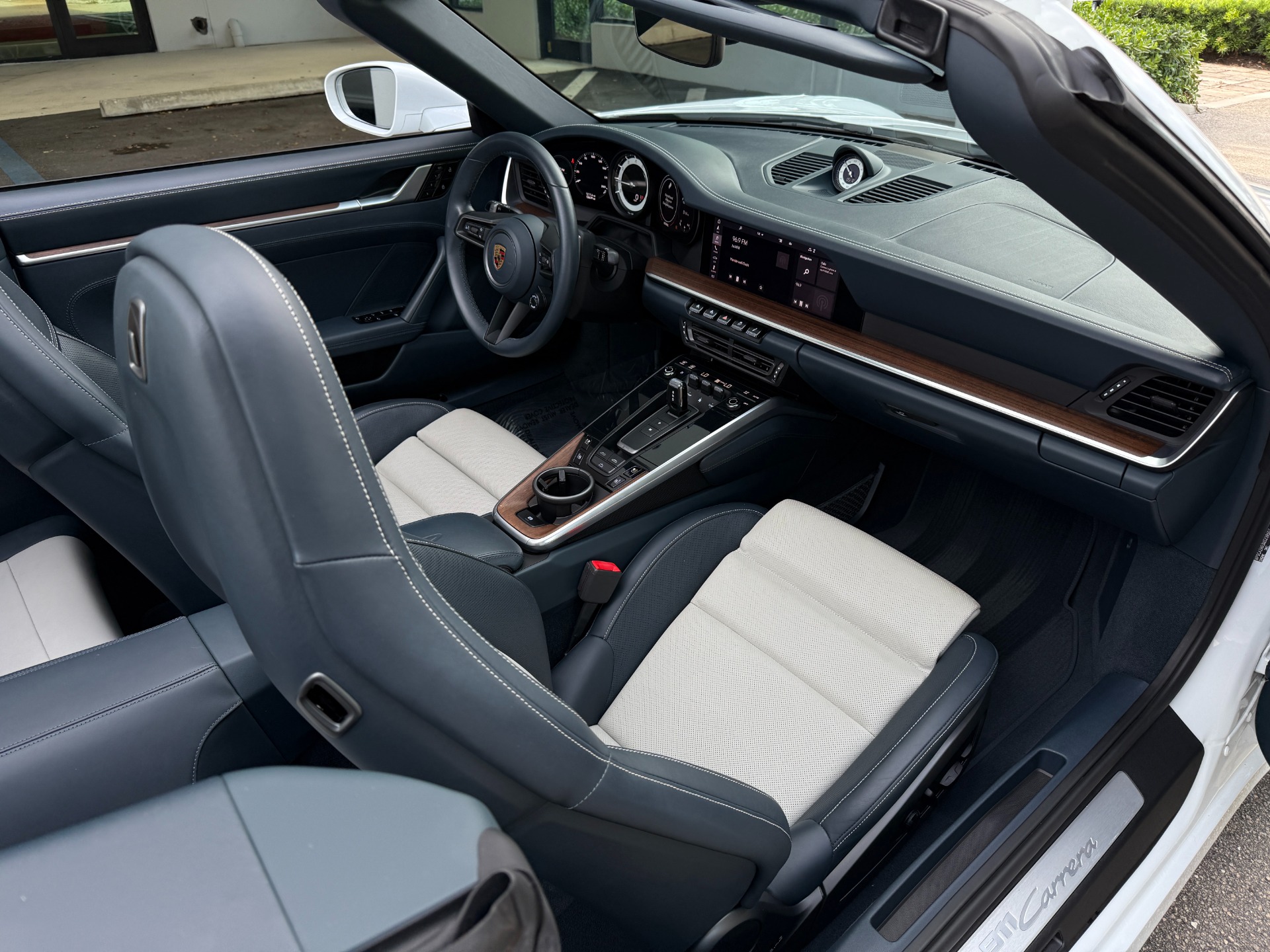 Used-2021-Porsche-911-Carrera