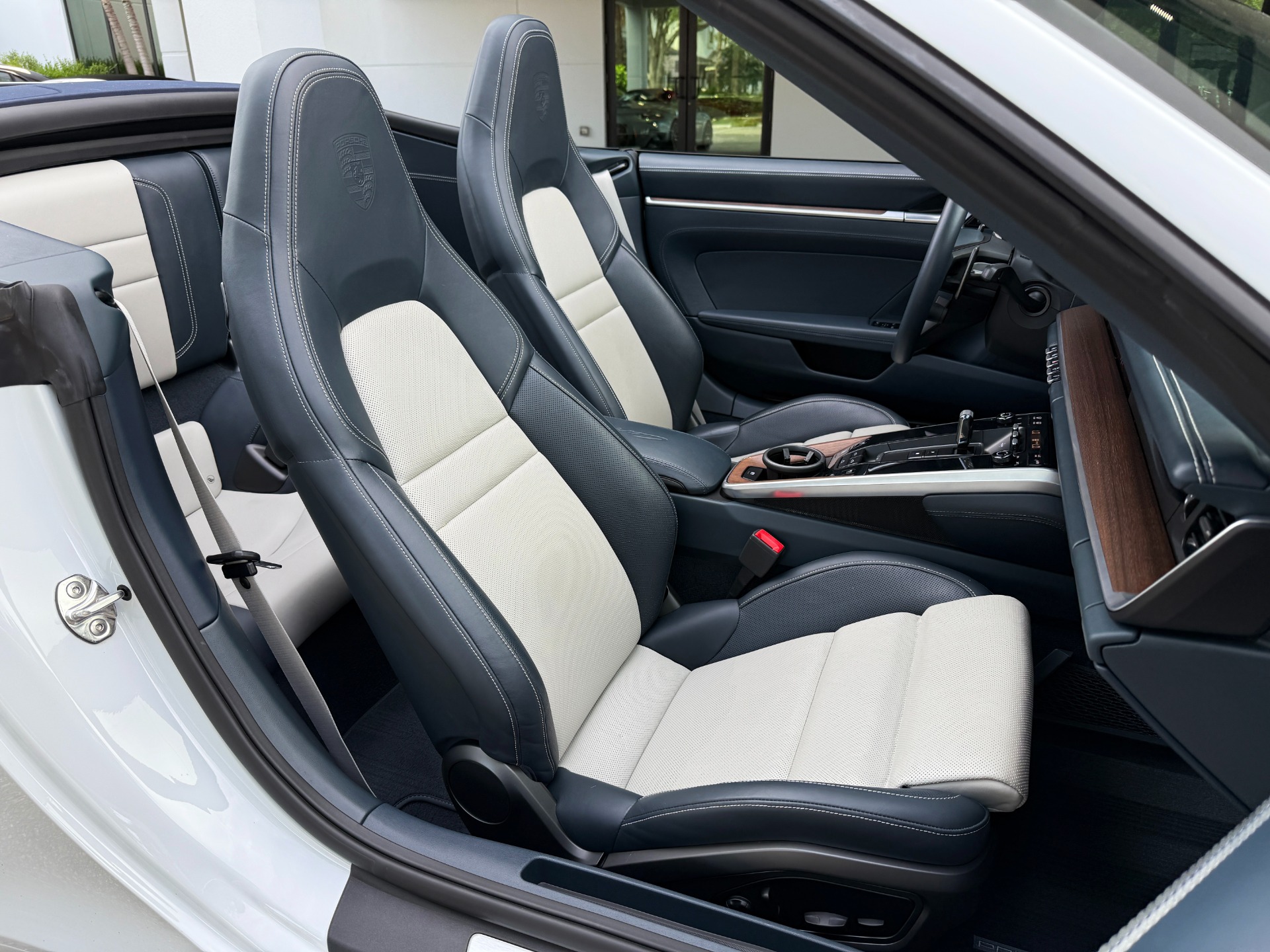 Used-2021-Porsche-911-Carrera