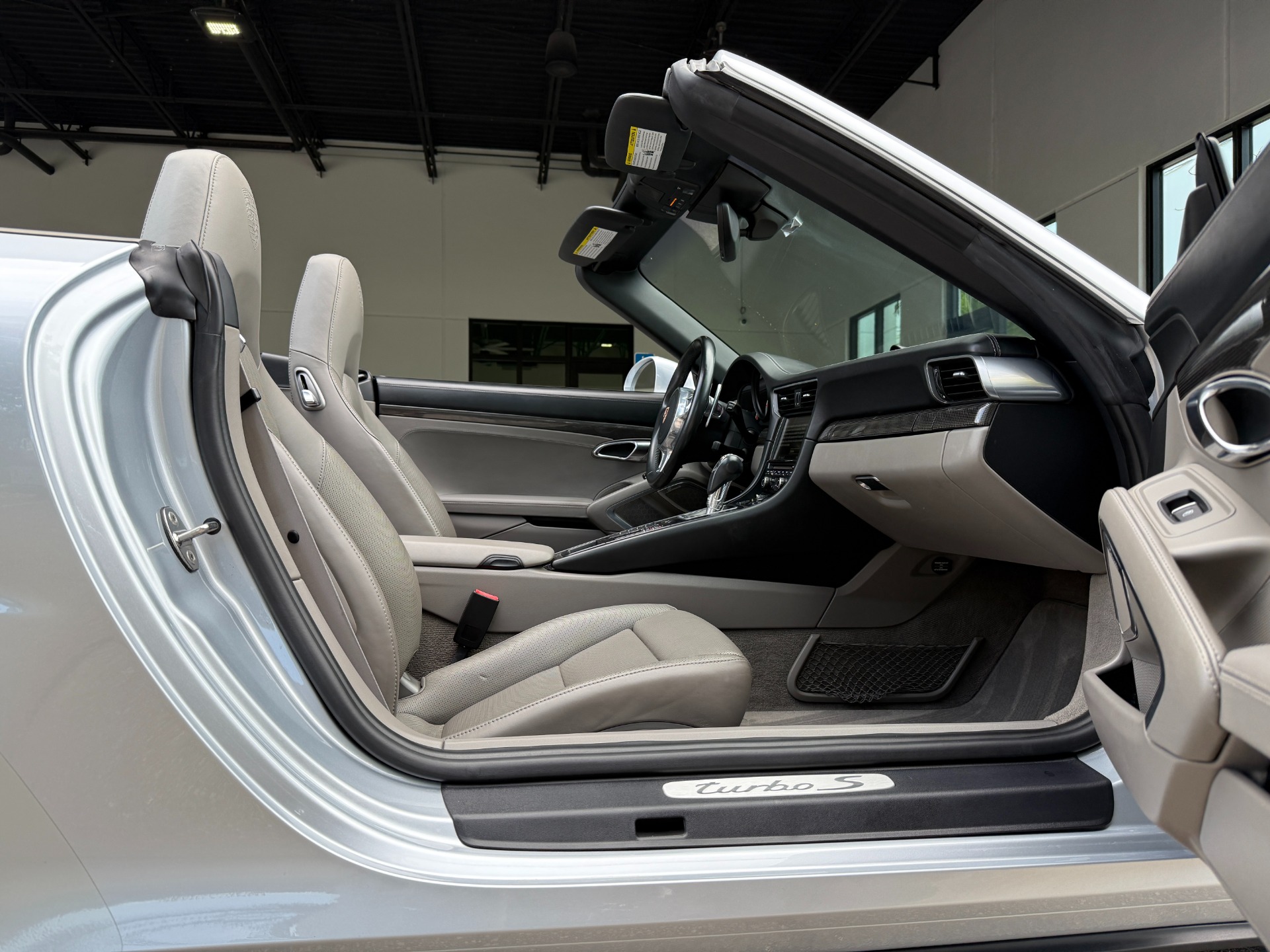 Used-2014-Porsche-911-Turbo-S