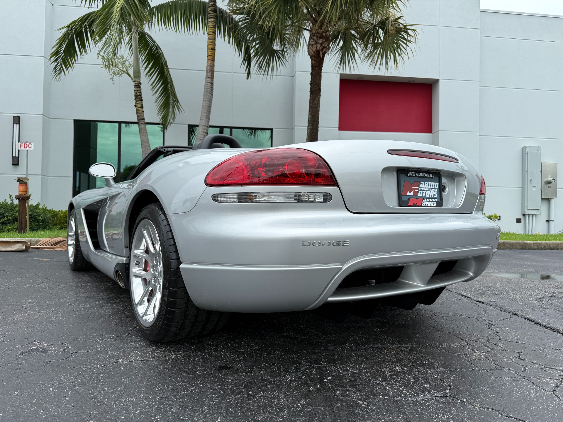 Used-2005-Dodge-Viper-SRT-10