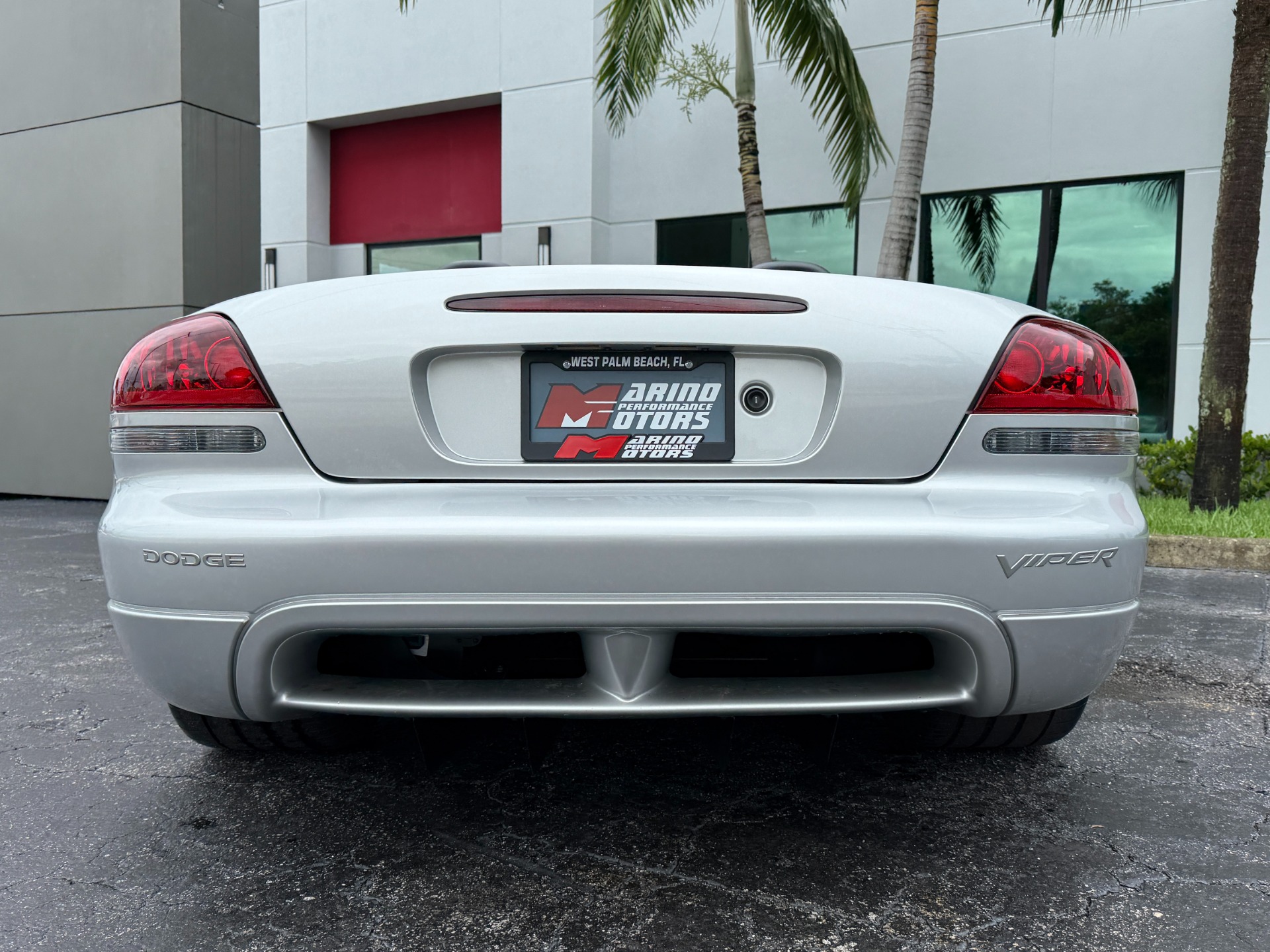 Used-2005-Dodge-Viper-SRT-10