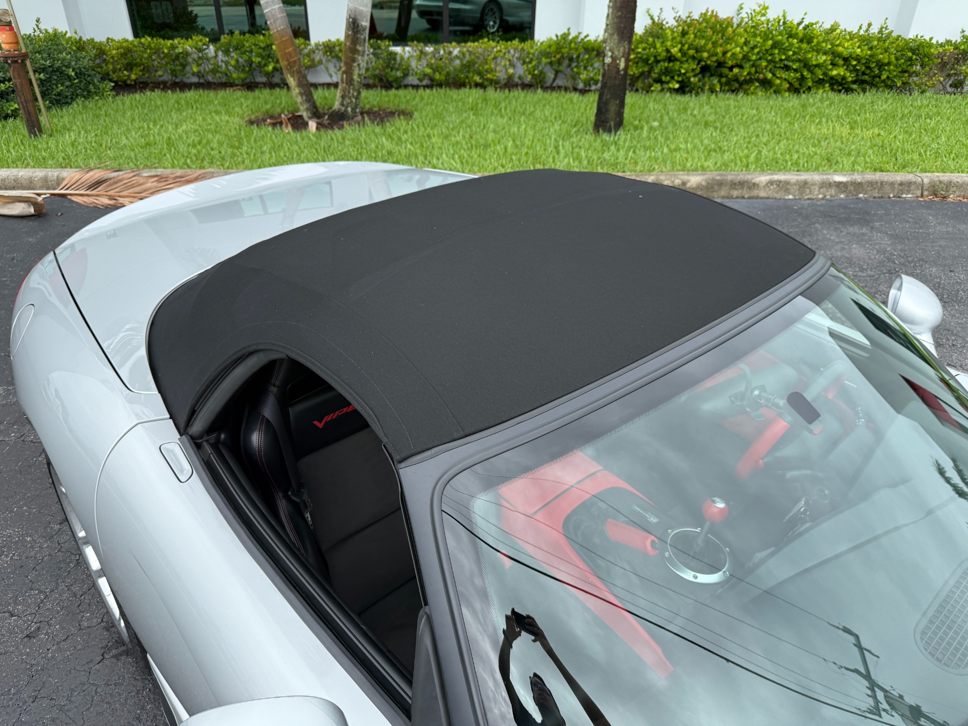 Used-2005-Dodge-Viper-SRT-10
