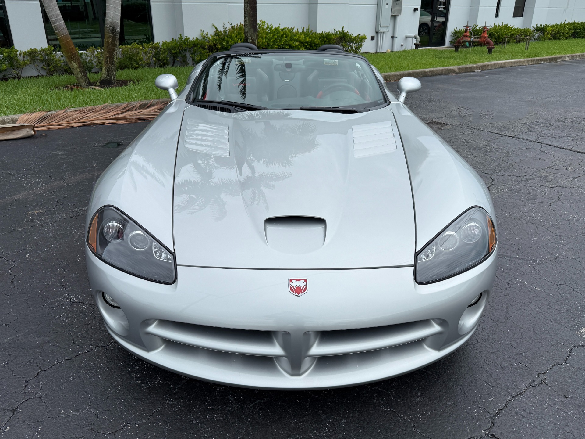 Used-2005-Dodge-Viper-SRT-10
