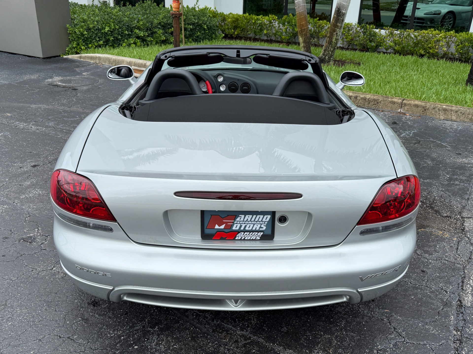 Used-2005-Dodge-Viper-SRT-10