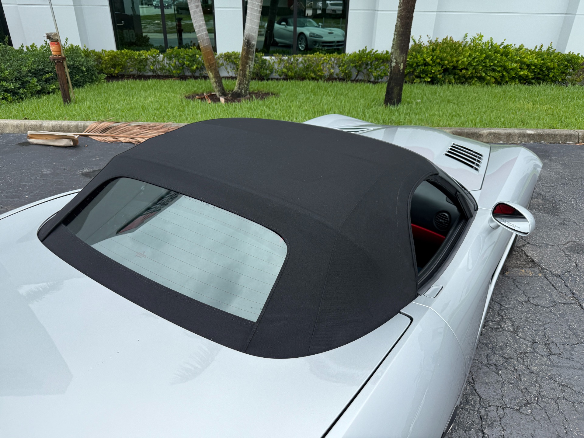 Used-2005-Dodge-Viper-SRT-10