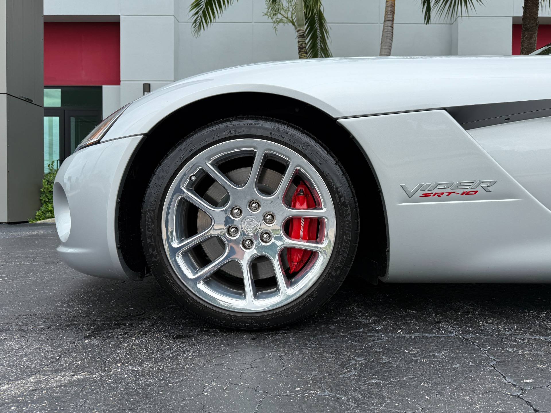 Used-2005-Dodge-Viper-SRT-10