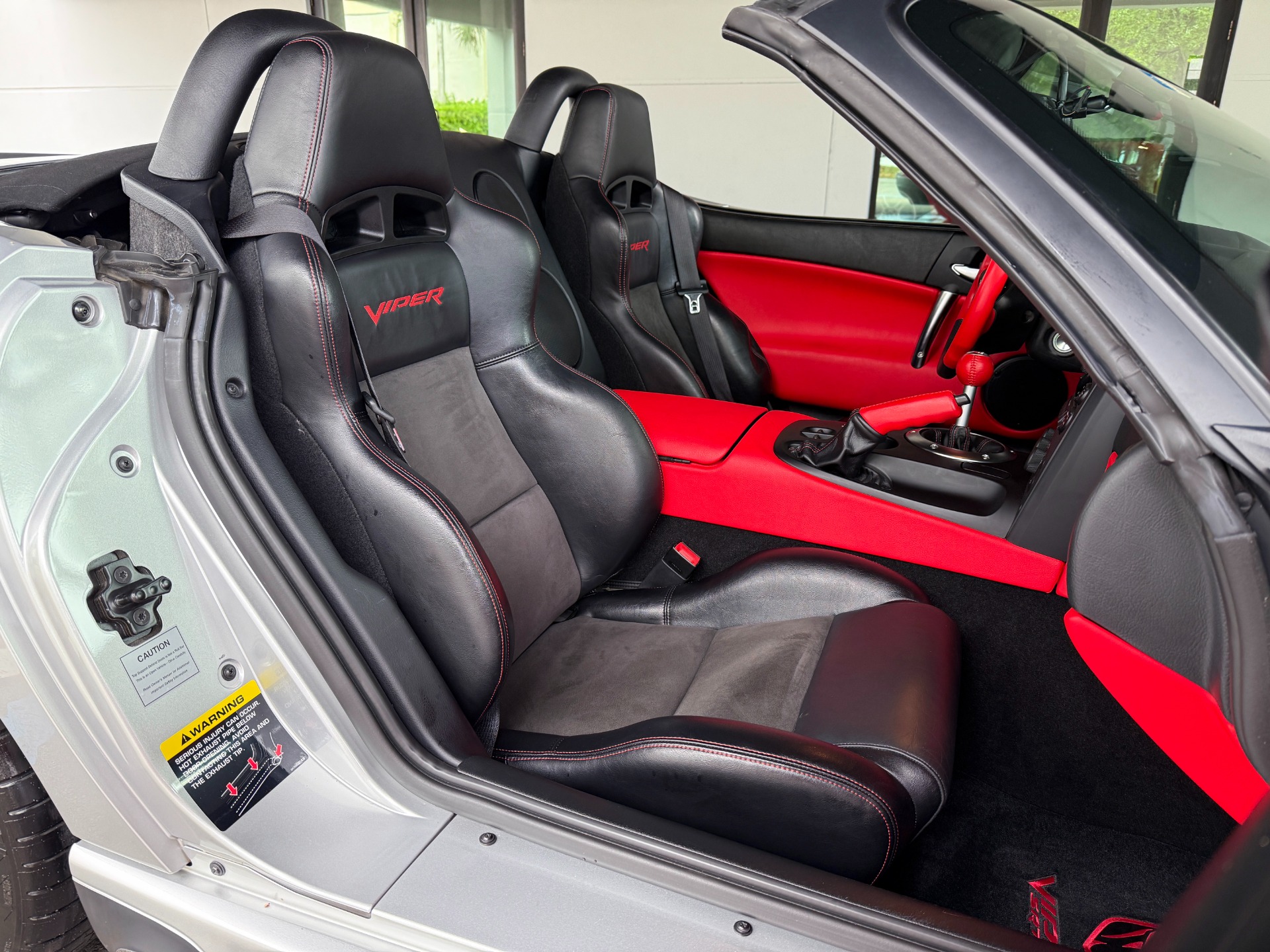 Used-2005-Dodge-Viper-SRT-10