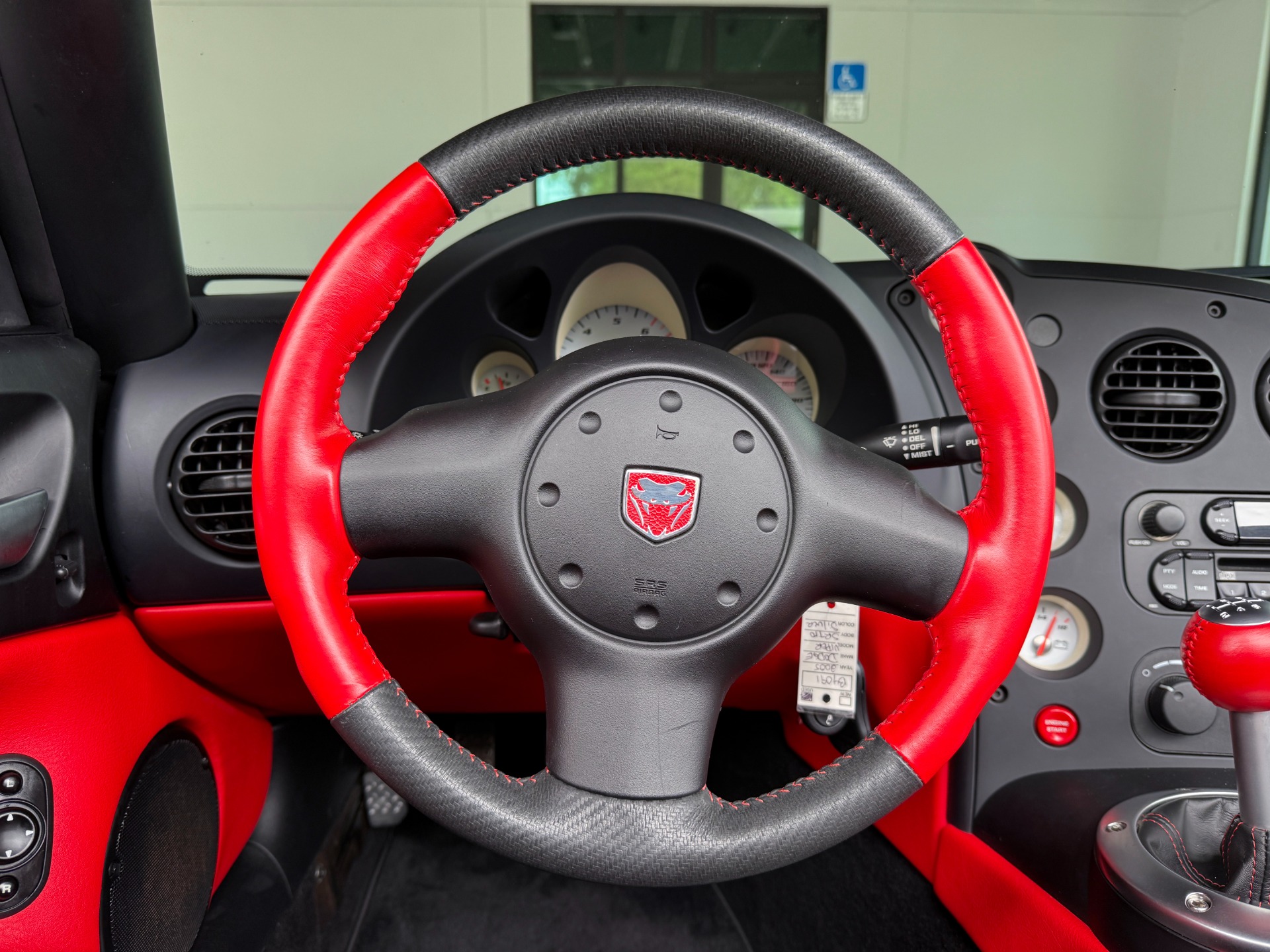 Used-2005-Dodge-Viper-SRT-10