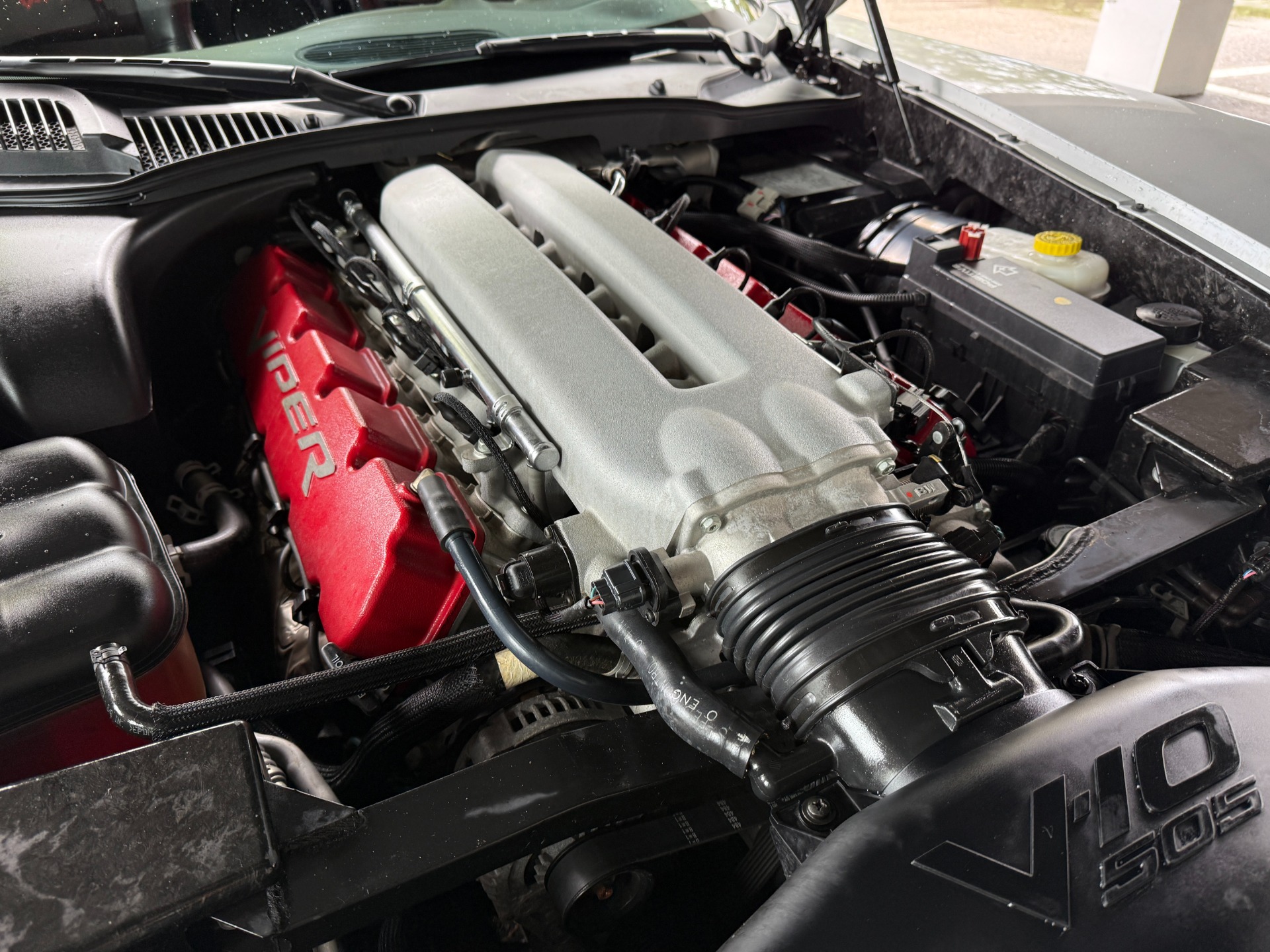 Used-2005-Dodge-Viper-SRT-10