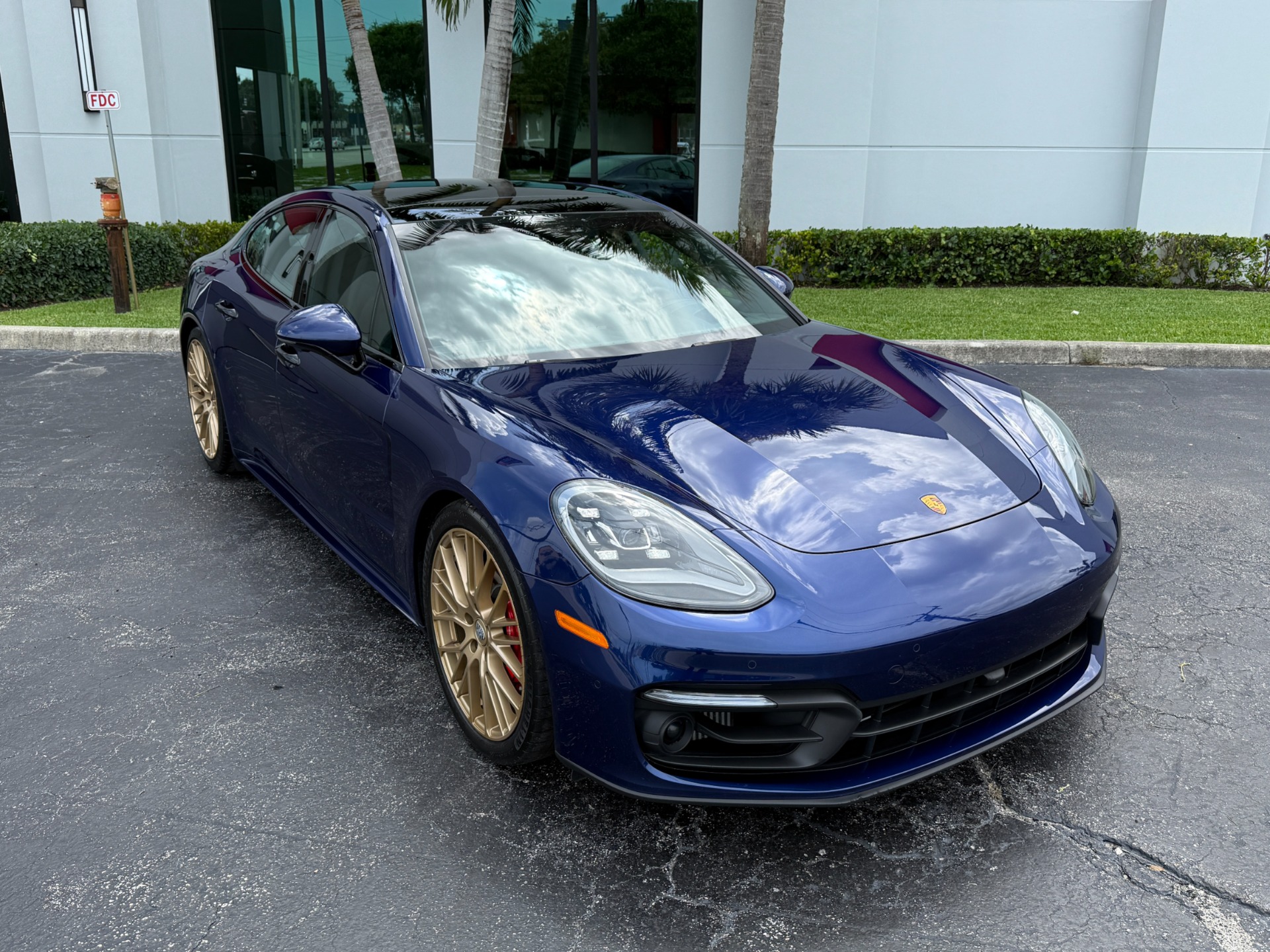 Used-2022-Porsche-Panamera-4S