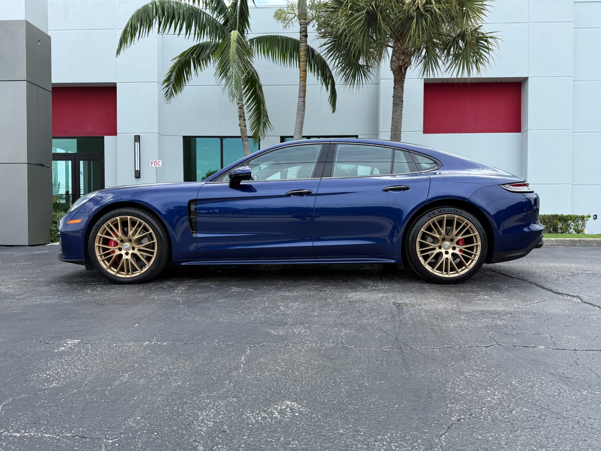 Used-2022-Porsche-Panamera-4S