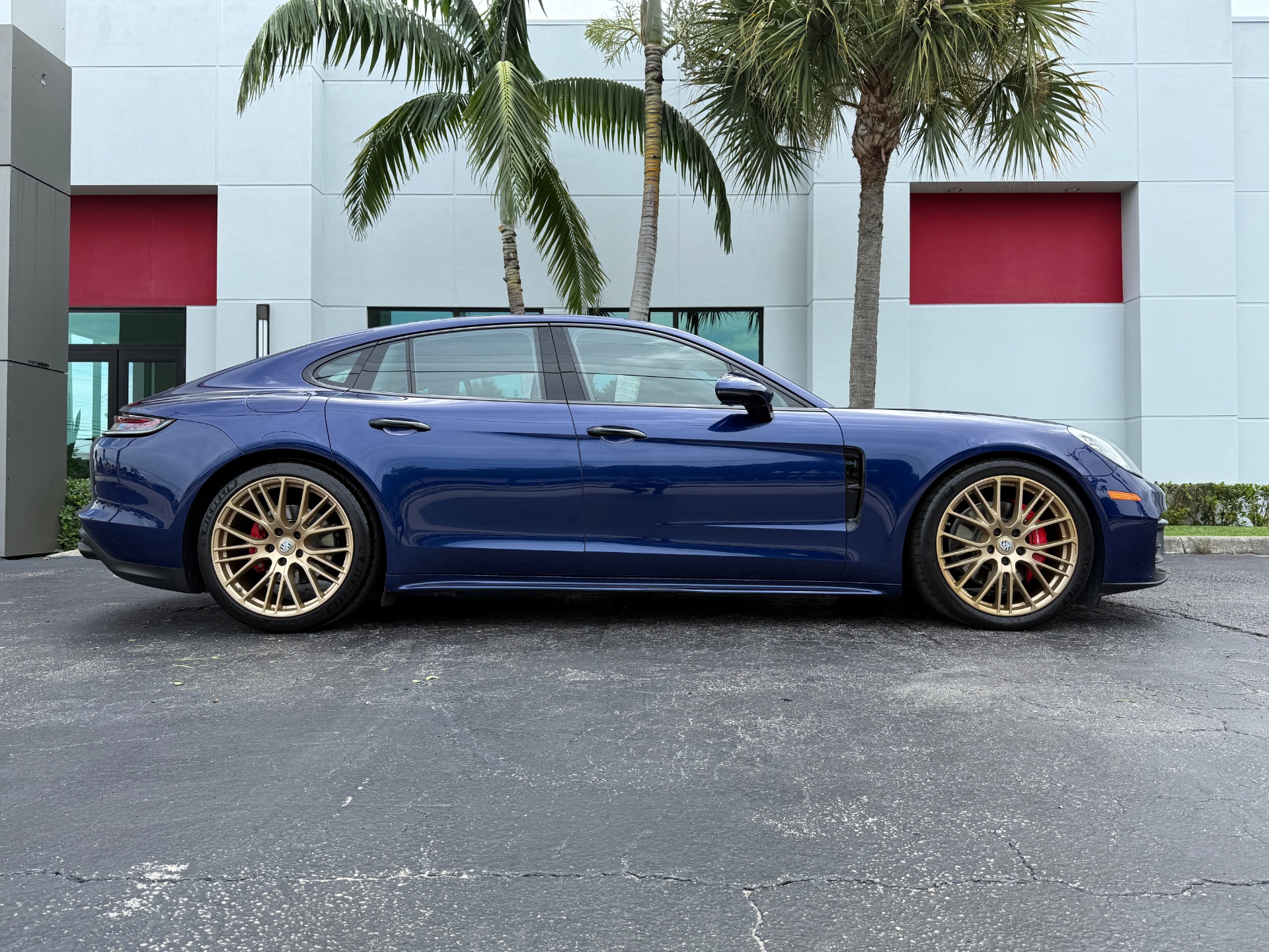 Used-2022-Porsche-Panamera-4S
