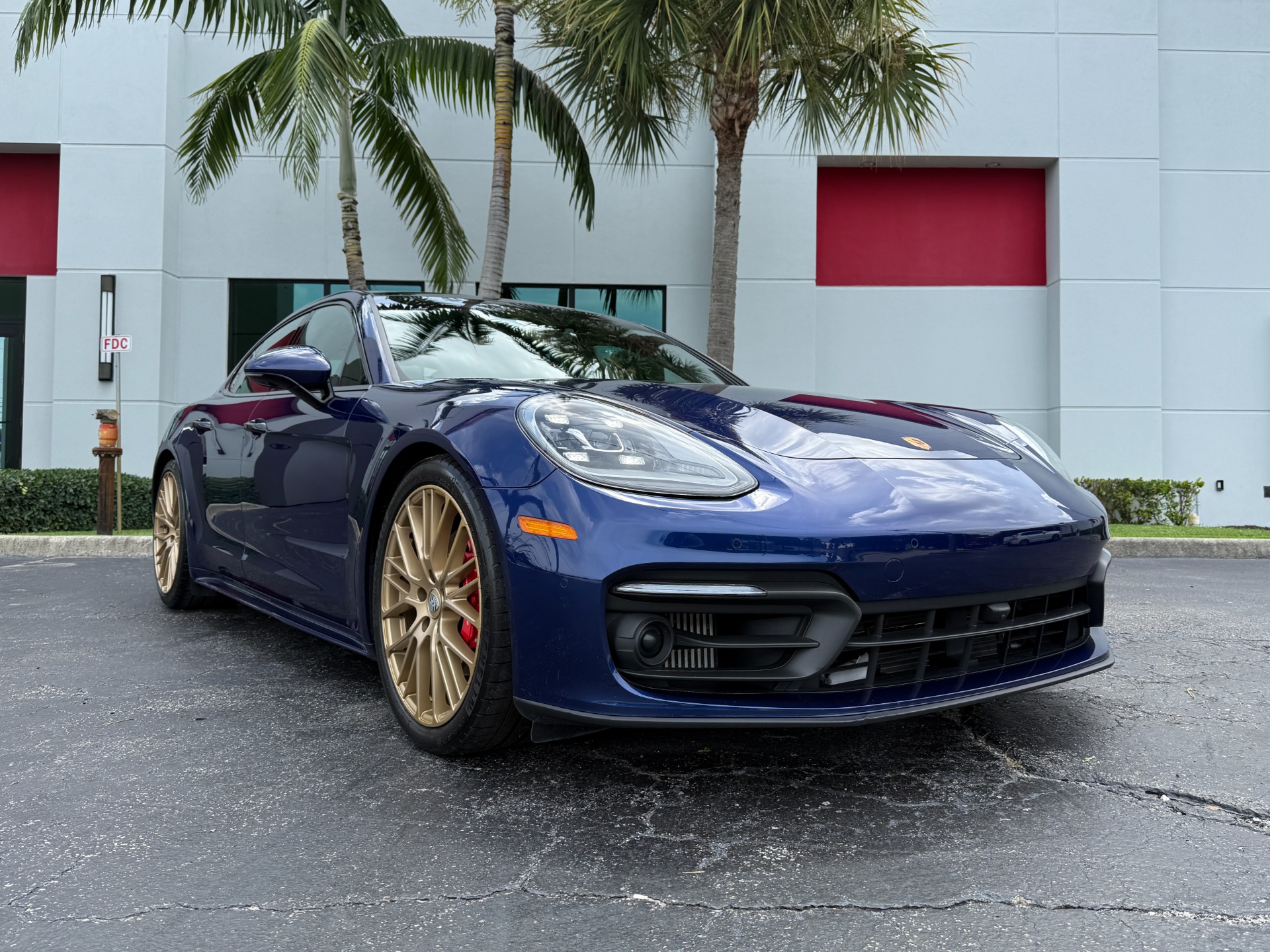 Used-2022-Porsche-Panamera-4S