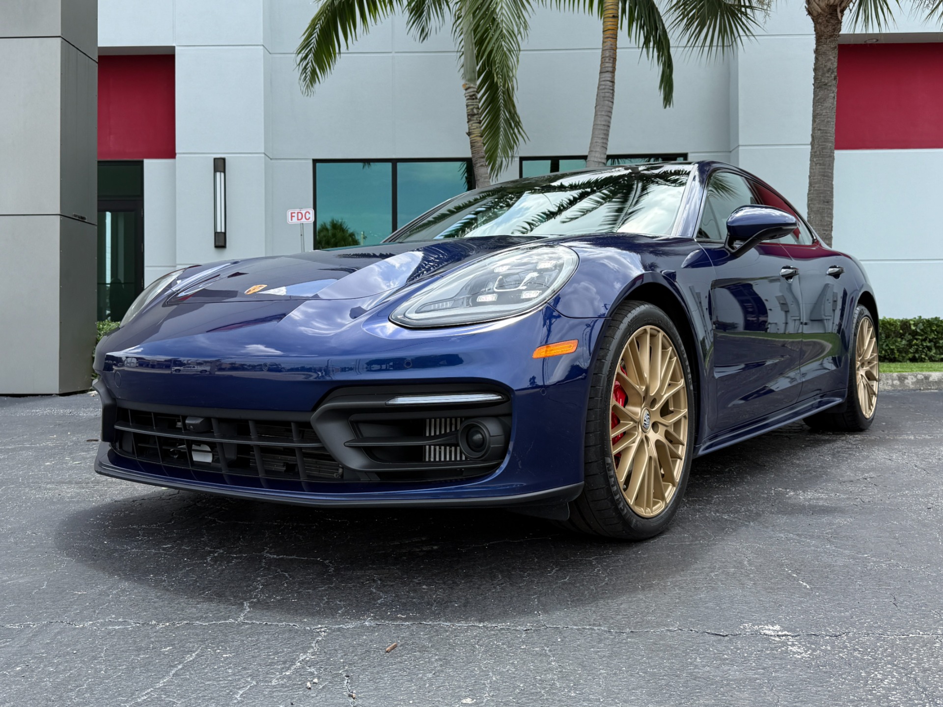 Used-2022-Porsche-Panamera-4S