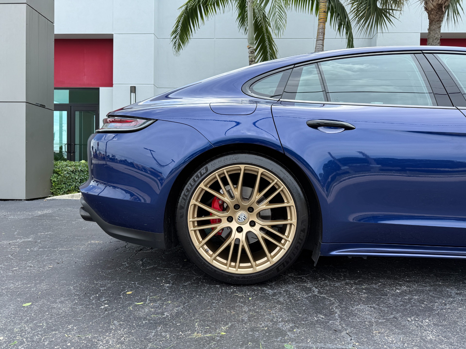 Used-2022-Porsche-Panamera-4S