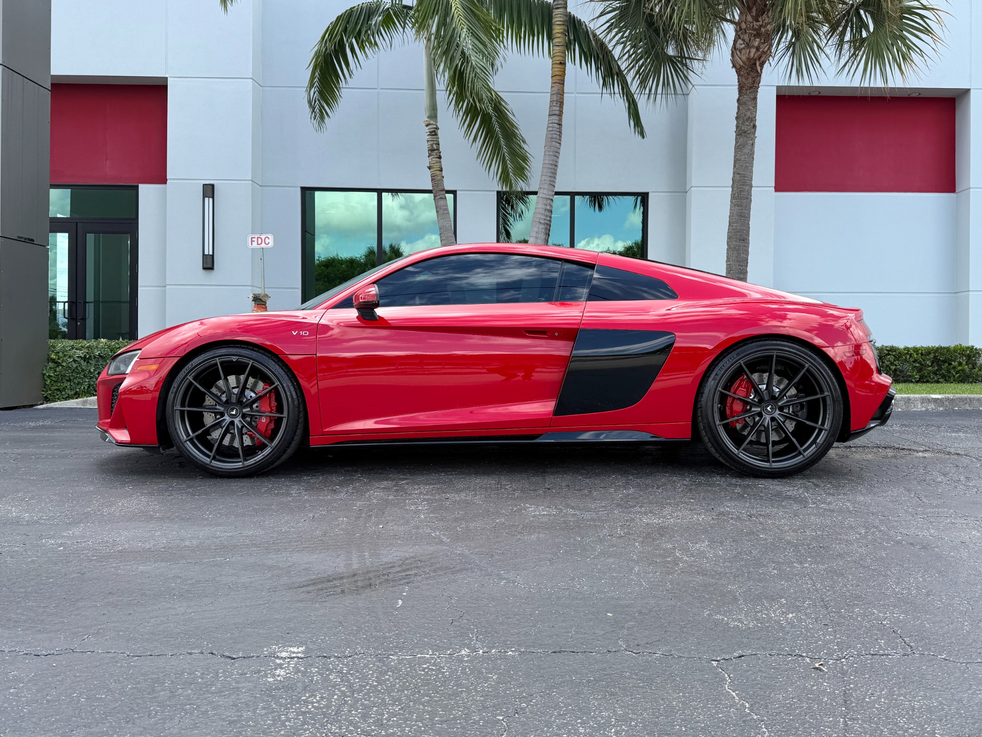 Used-2023-Audi-R8-52-V10-performance
