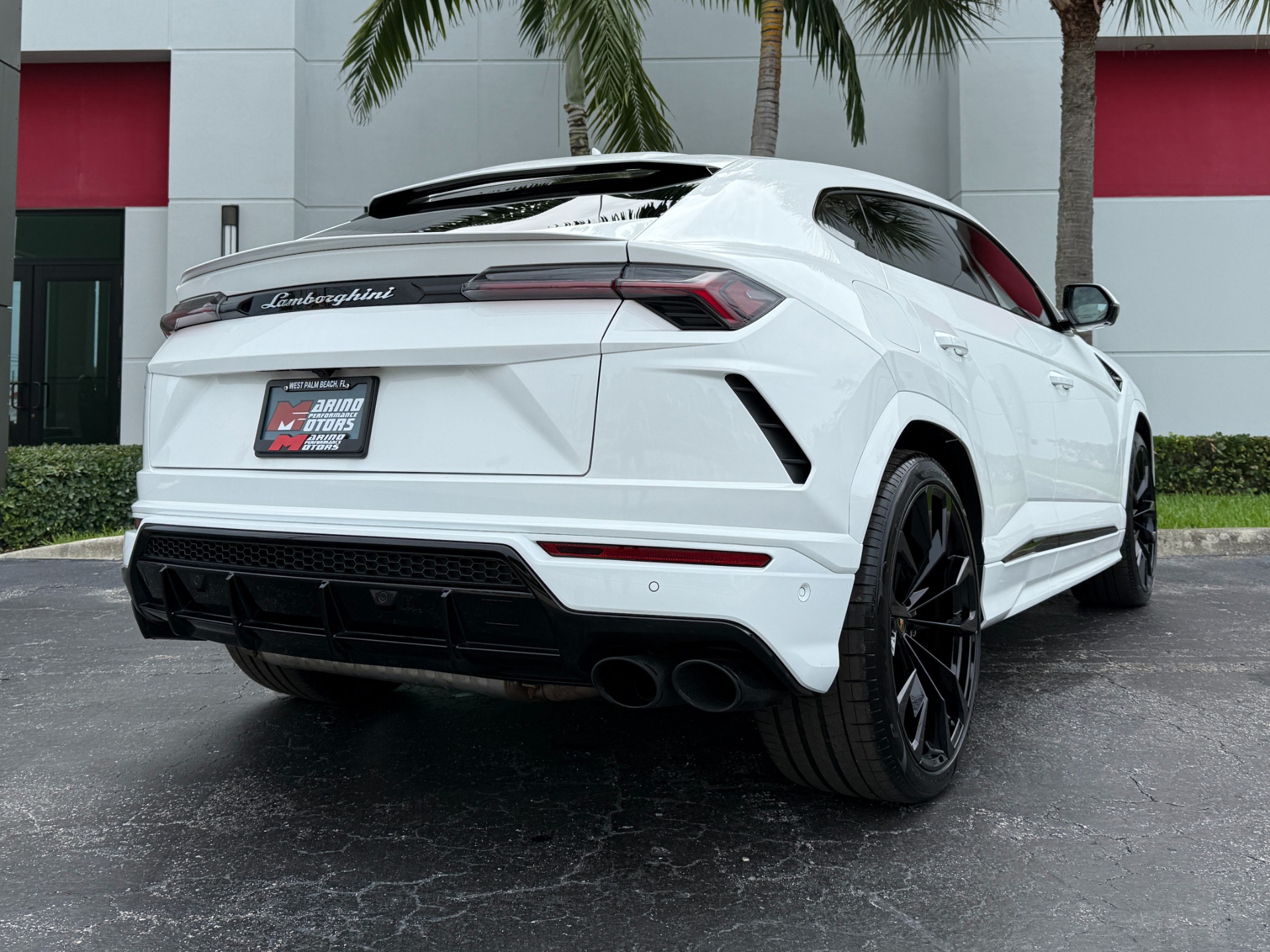 Used-2022-Lamborghini-Urus