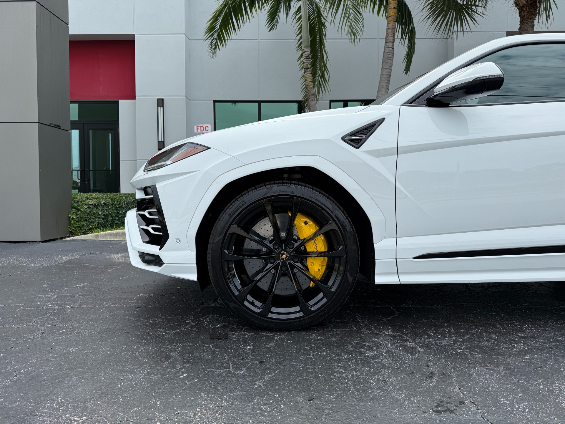 Used-2022-Lamborghini-Urus
