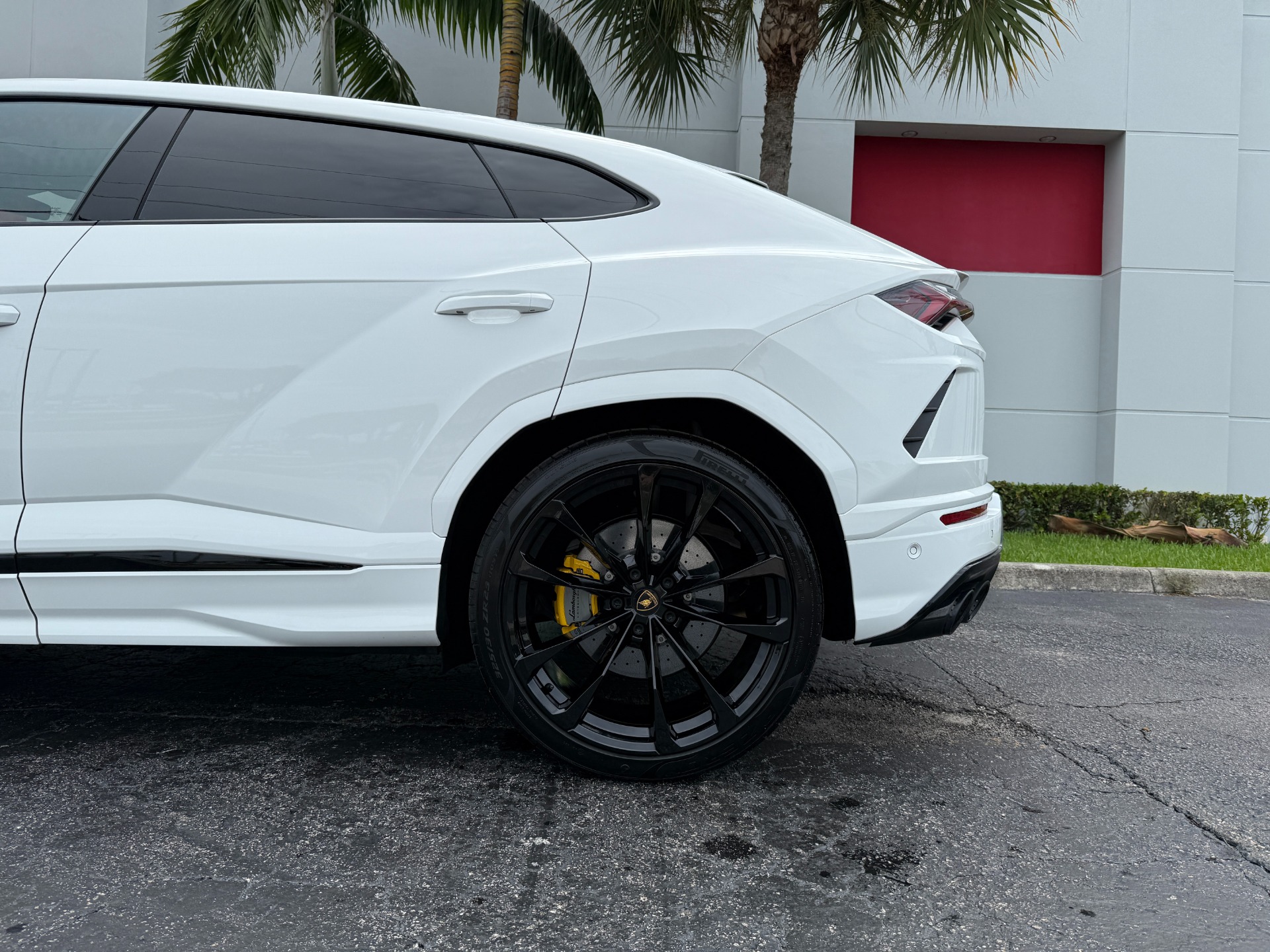 Used-2022-Lamborghini-Urus