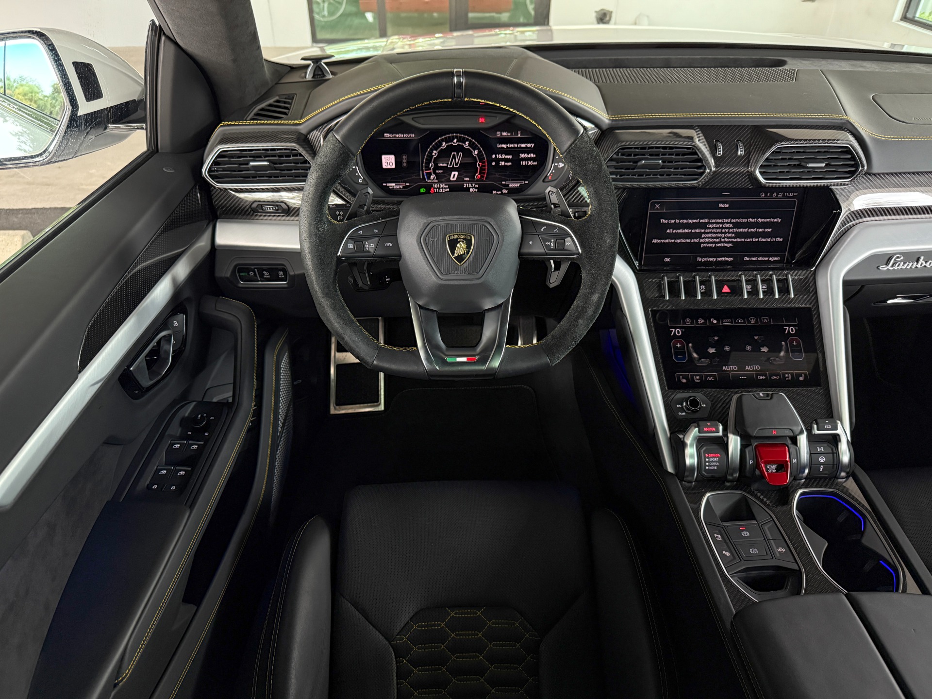 Used-2022-Lamborghini-Urus
