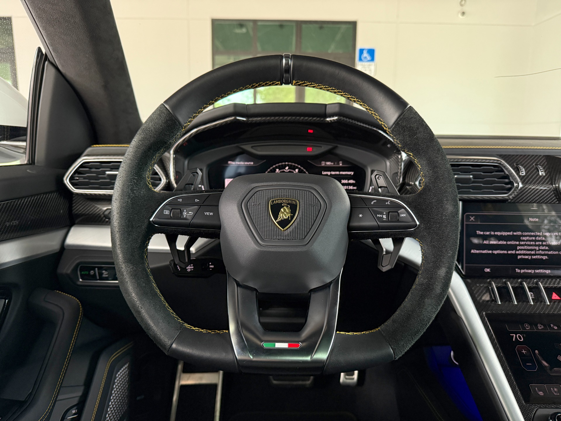 Used-2022-Lamborghini-Urus