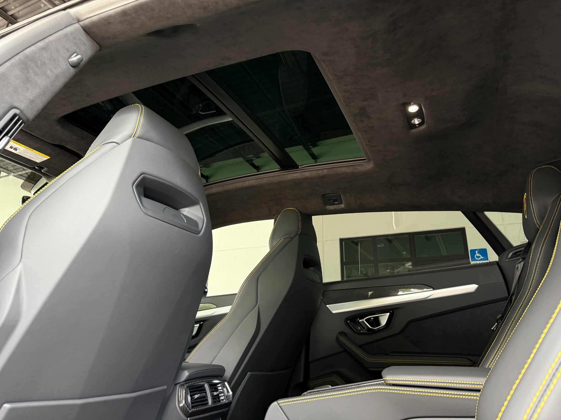 Used-2022-Lamborghini-Urus