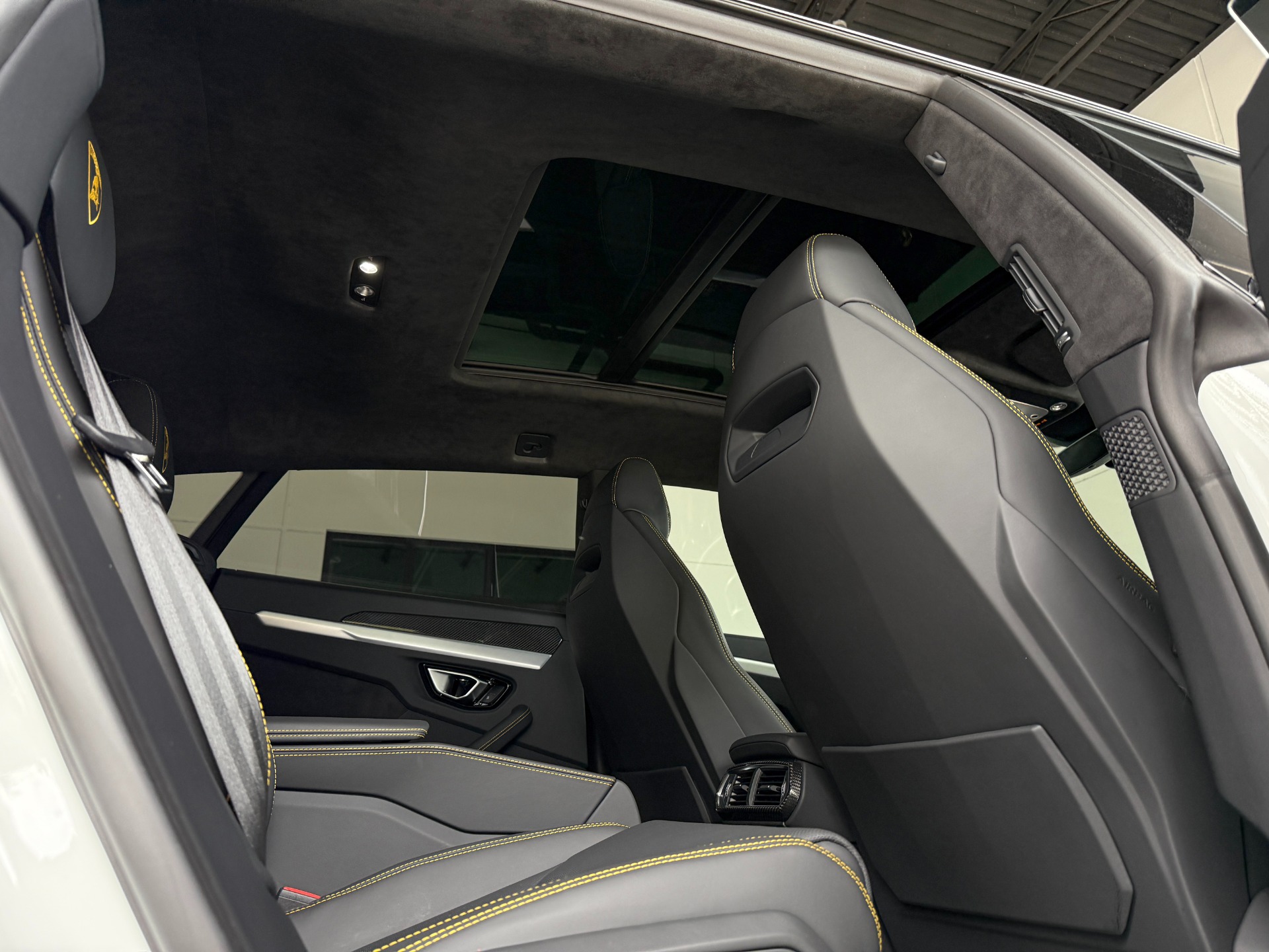 Used-2022-Lamborghini-Urus
