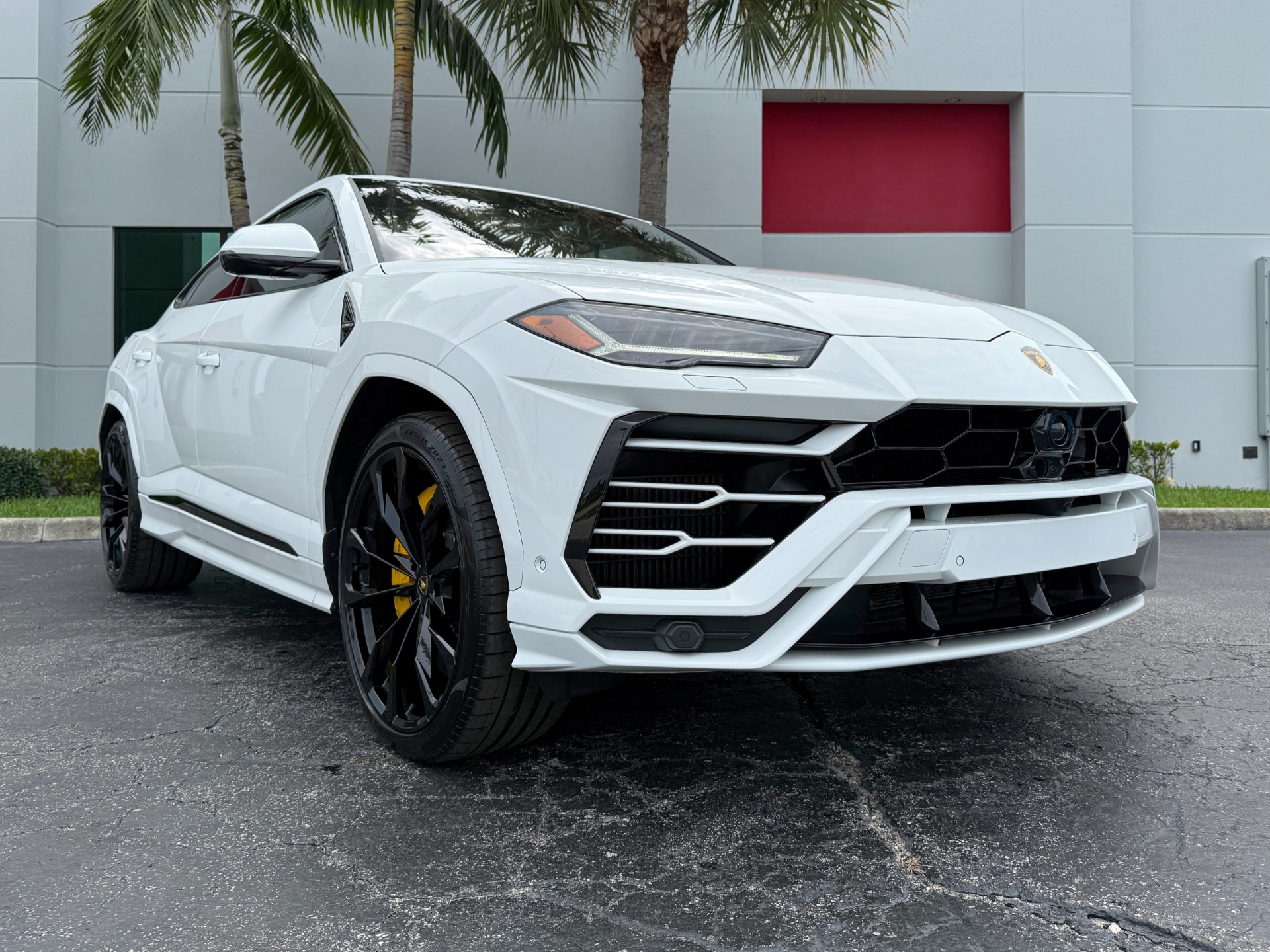 Used-2022-Lamborghini-Urus