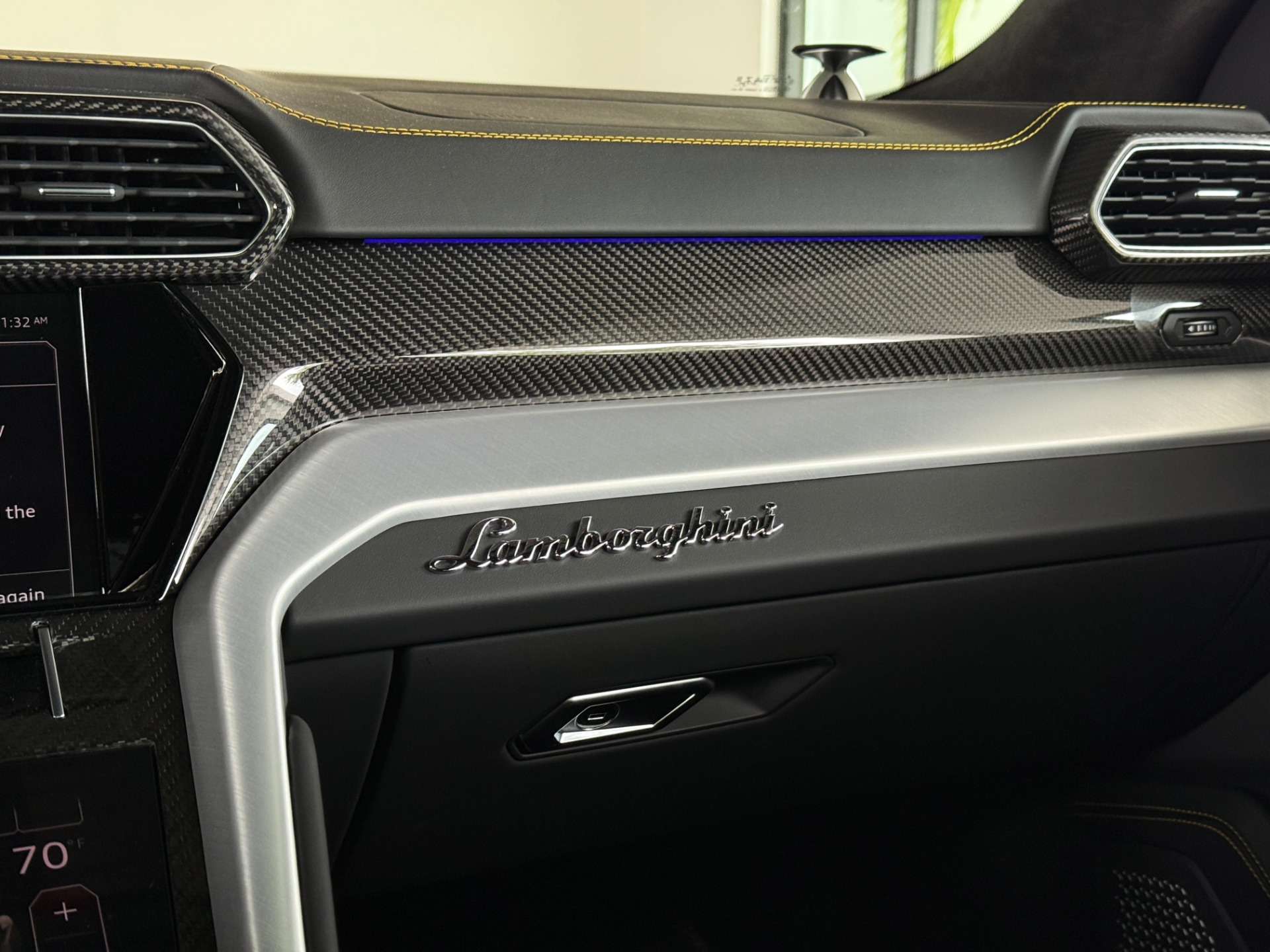 Used-2022-Lamborghini-Urus