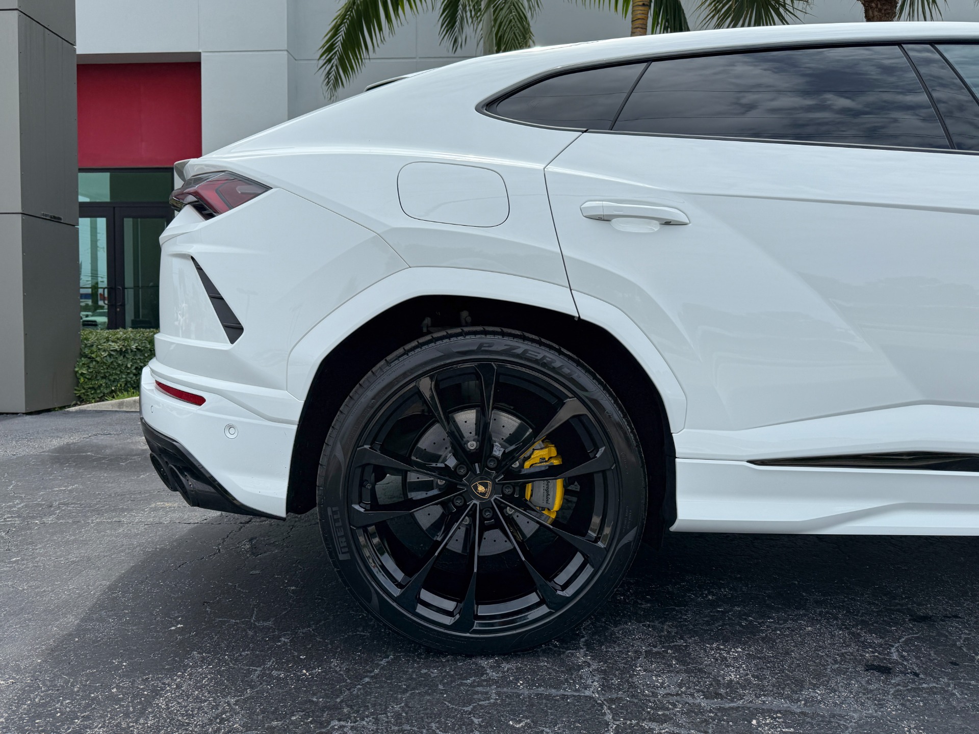 Used-2022-Lamborghini-Urus
