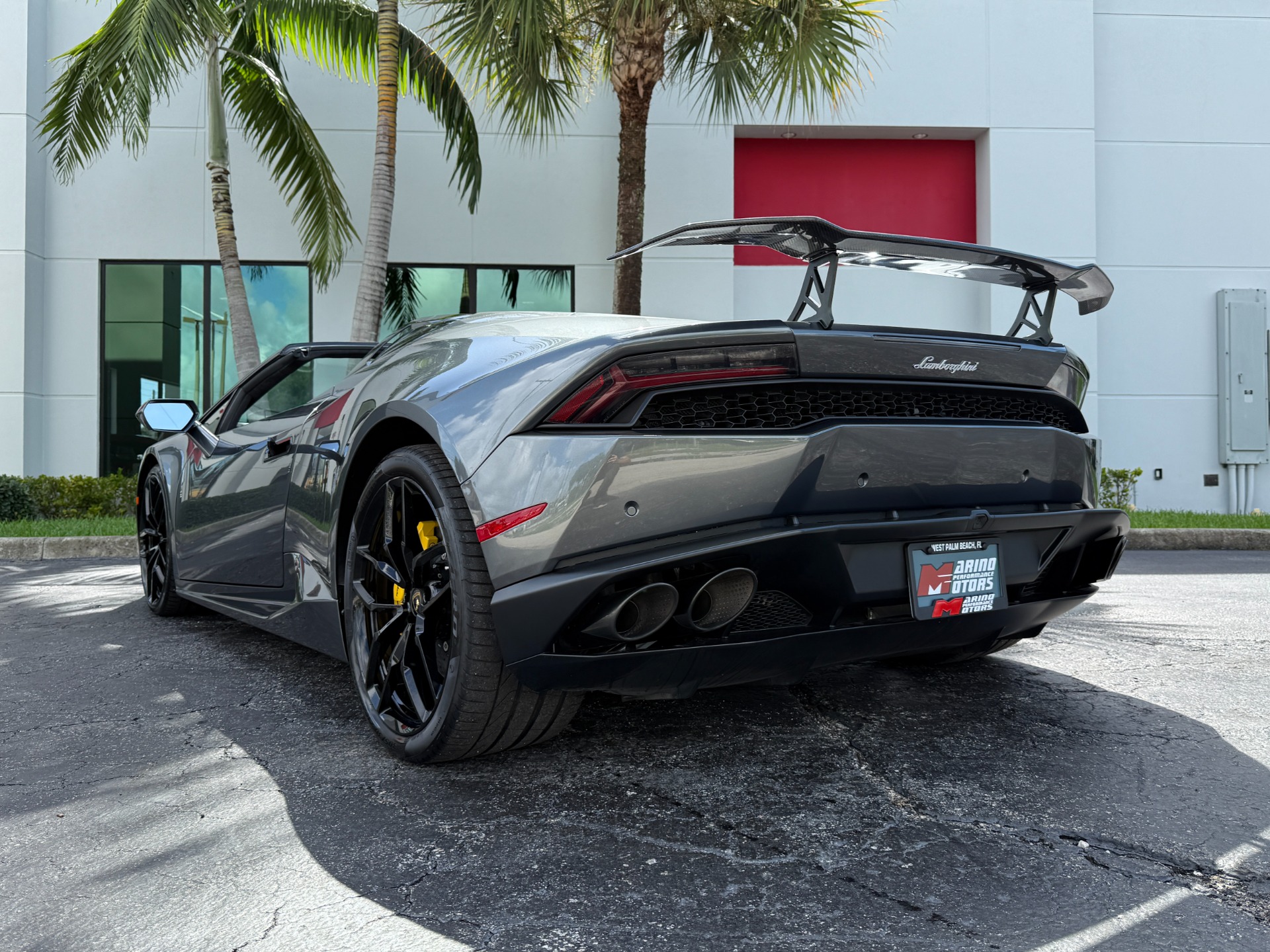 Used-2016-Lamborghini-Huracan-LP-610-4-Spyder
