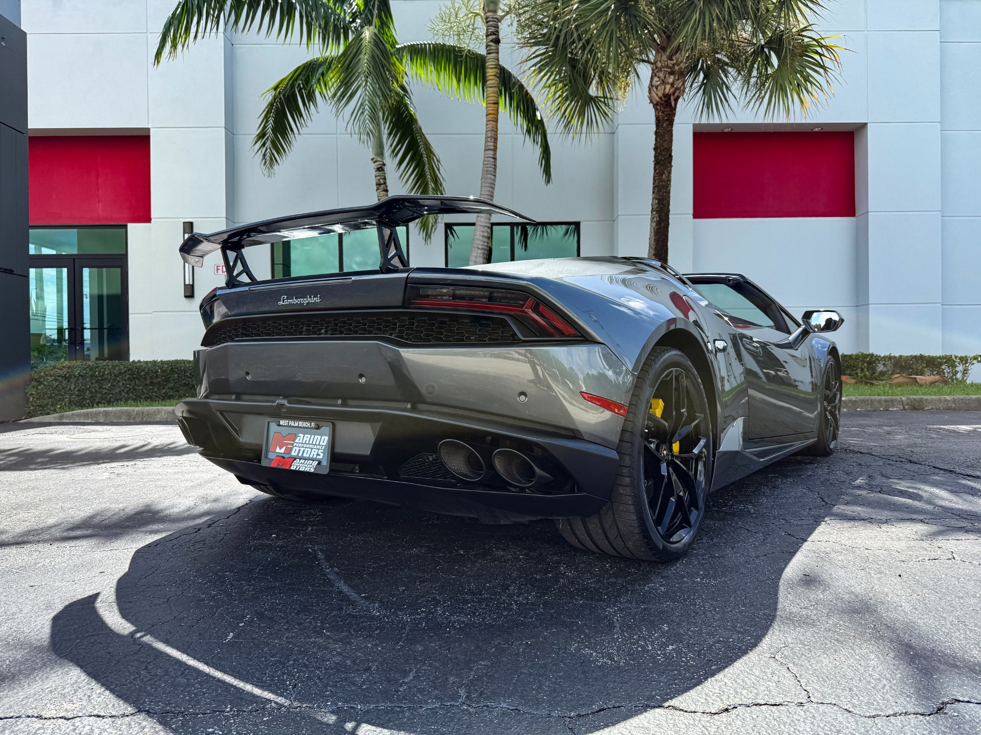 Used-2016-Lamborghini-Huracan-LP-610-4-Spyder