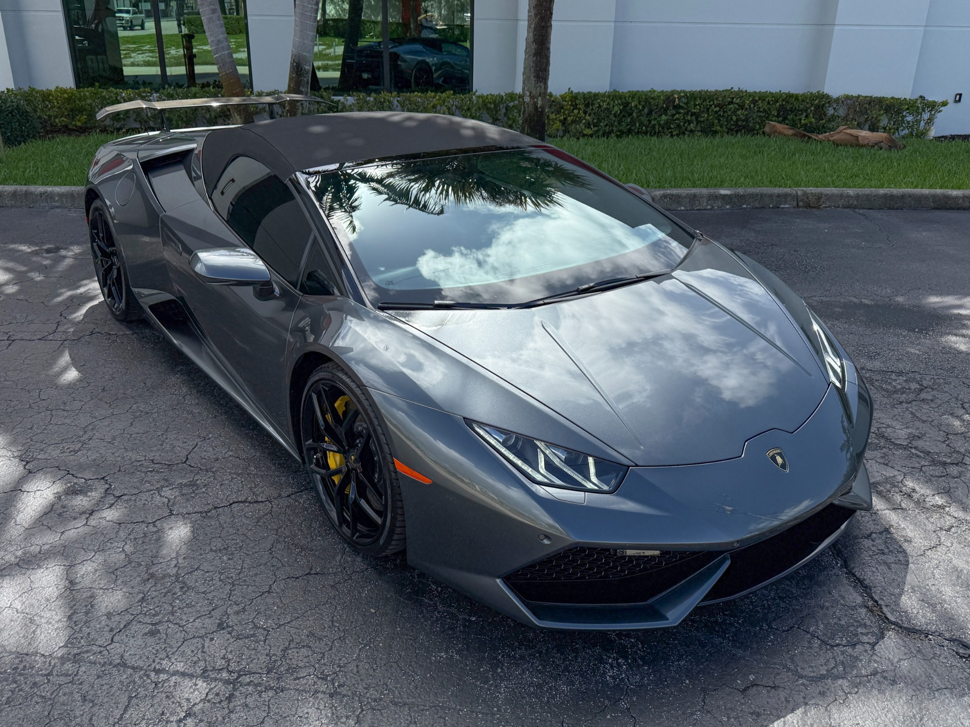 Used-2016-Lamborghini-Huracan-LP-610-4-Spyder