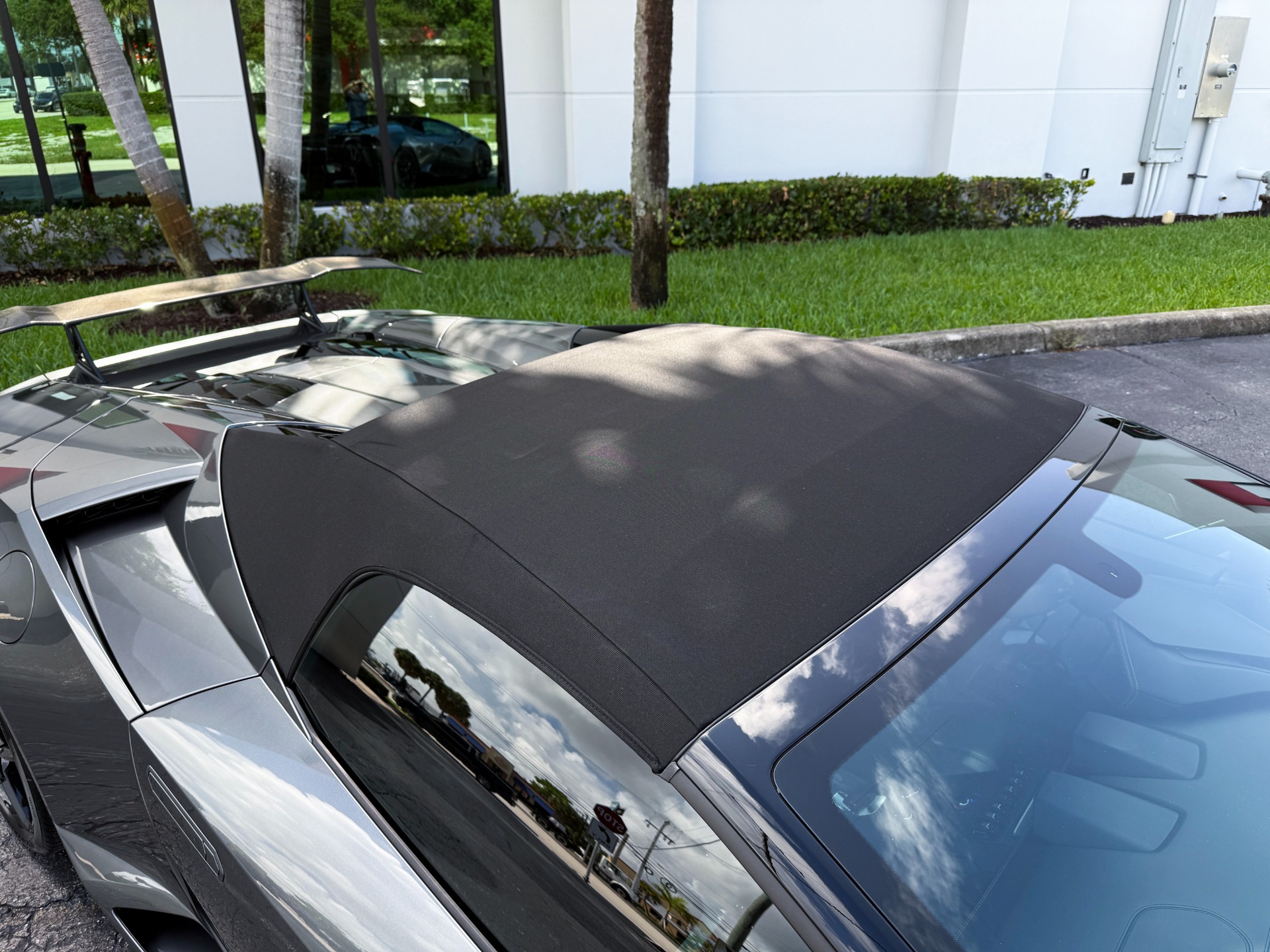 Used-2016-Lamborghini-Huracan-LP-610-4-Spyder