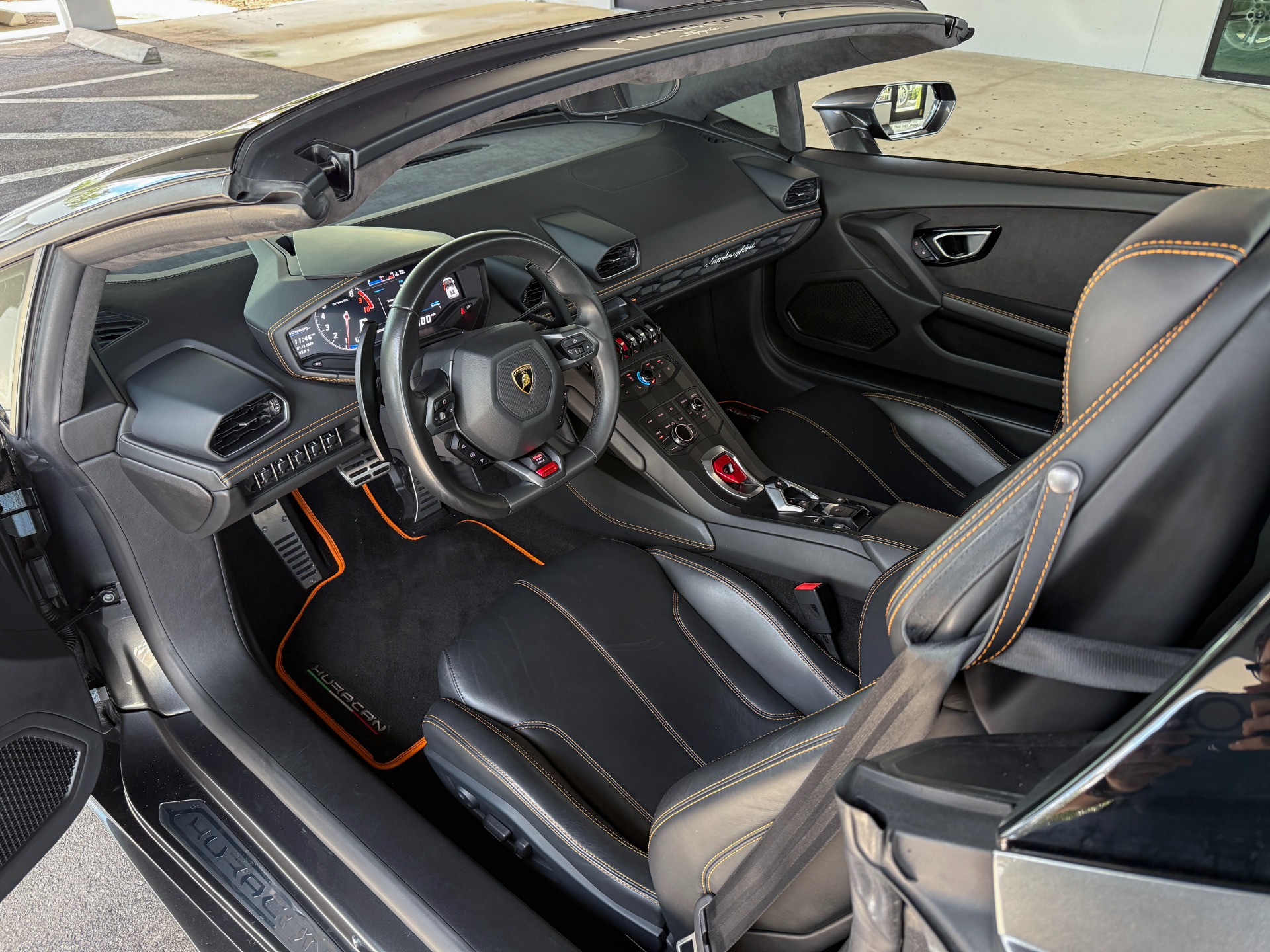 Used-2016-Lamborghini-Huracan-LP-610-4-Spyder