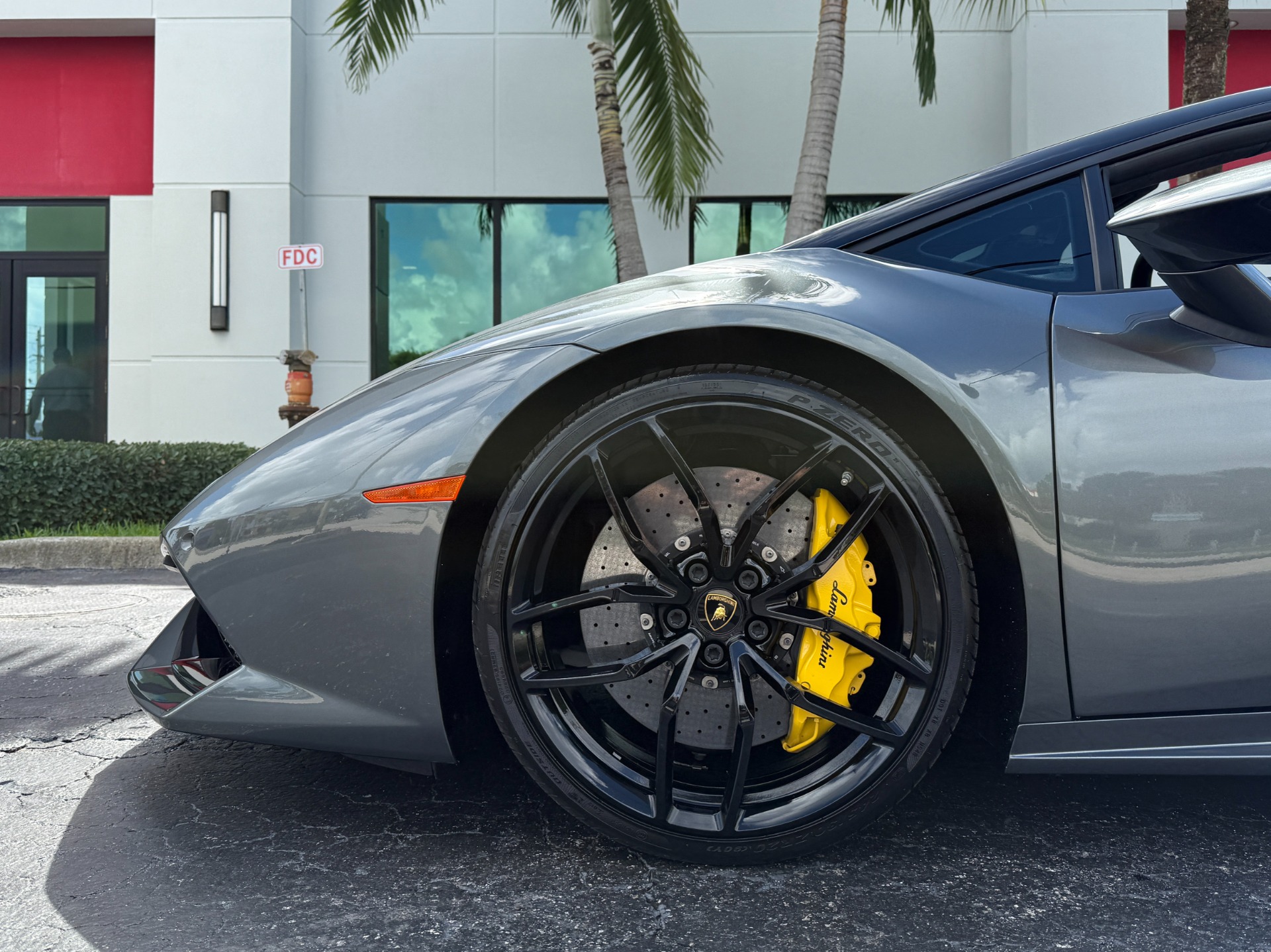 Used-2016-Lamborghini-Huracan-LP-610-4-Spyder