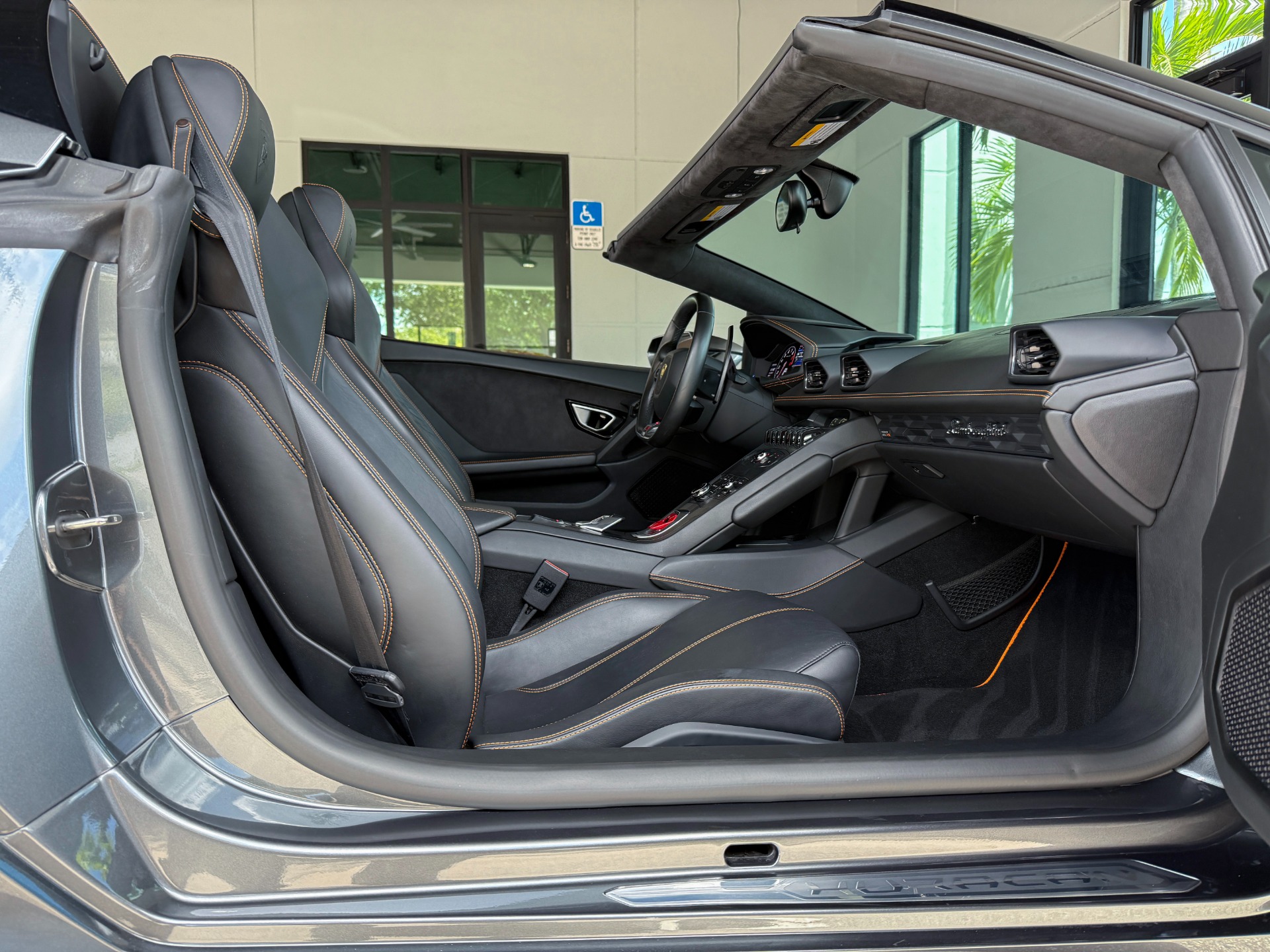 Used-2016-Lamborghini-Huracan-LP-610-4-Spyder