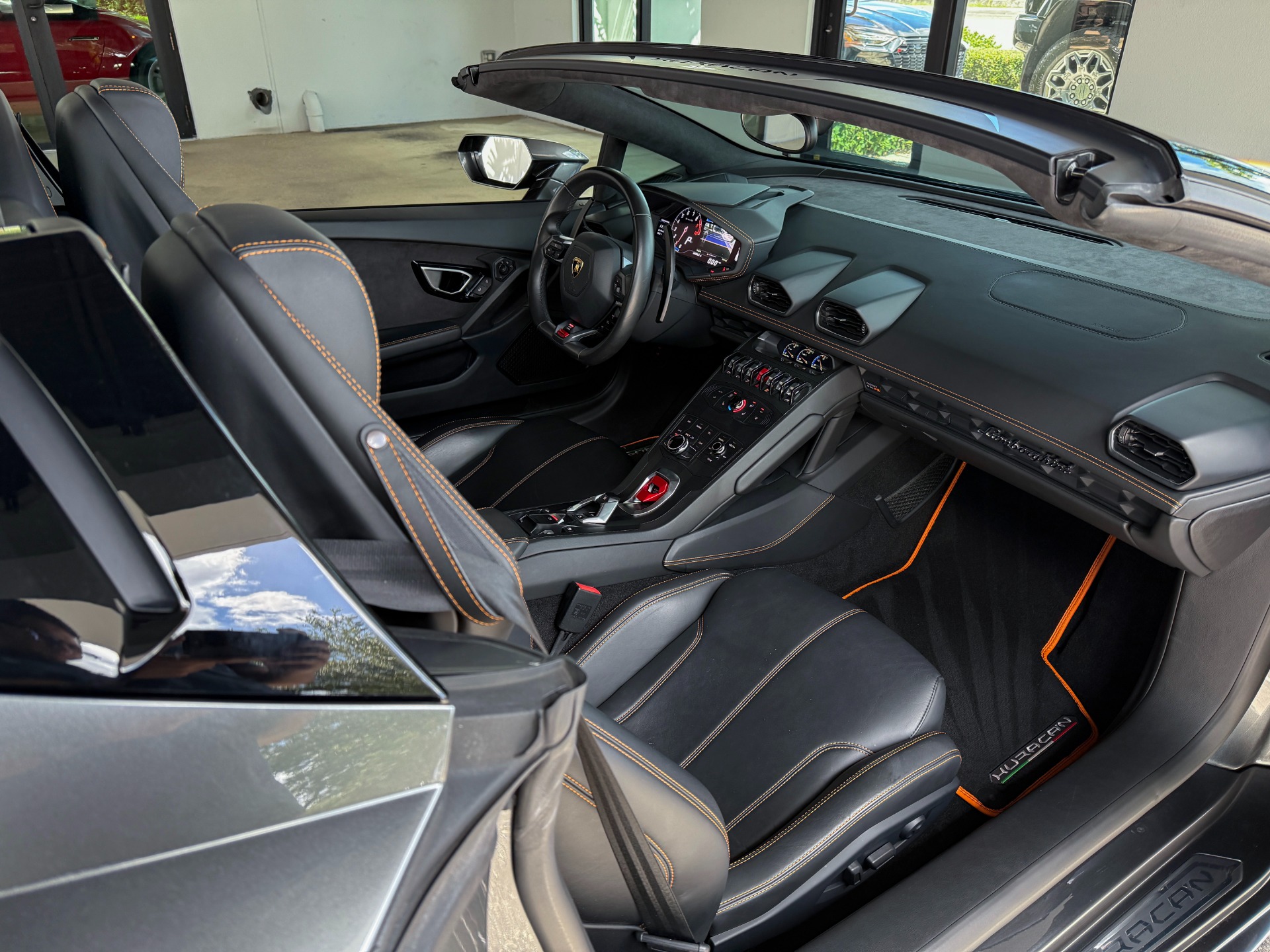 Used-2016-Lamborghini-Huracan-LP-610-4-Spyder