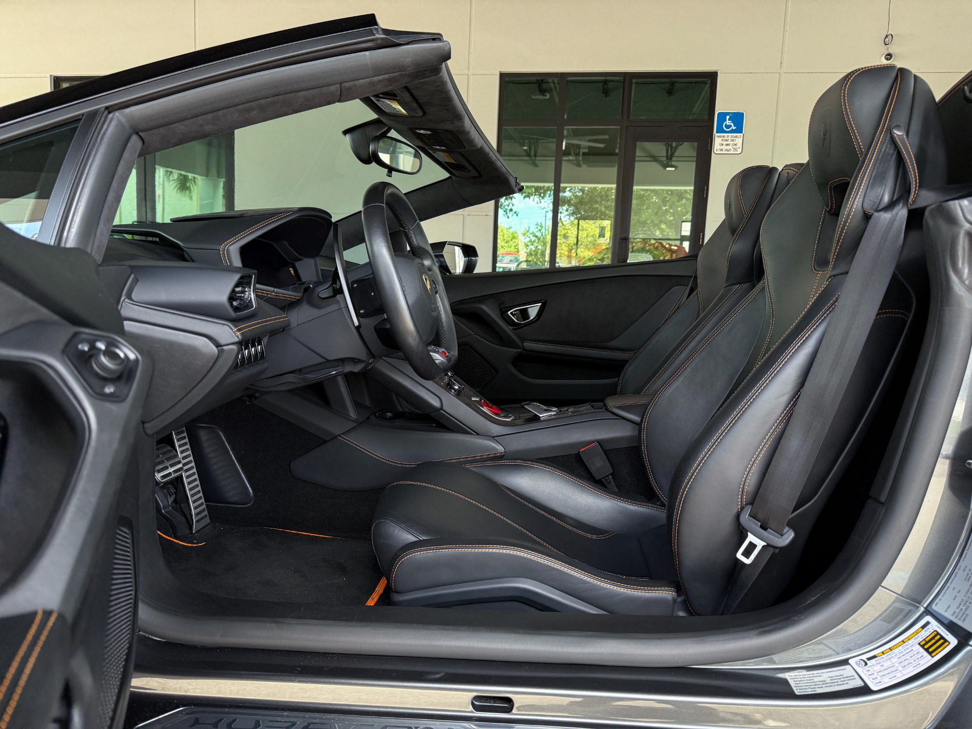 Used-2016-Lamborghini-Huracan-LP-610-4-Spyder
