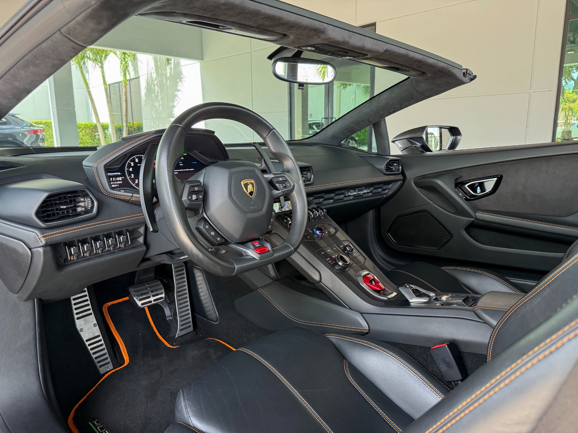 Used-2016-Lamborghini-Huracan-LP-610-4-Spyder