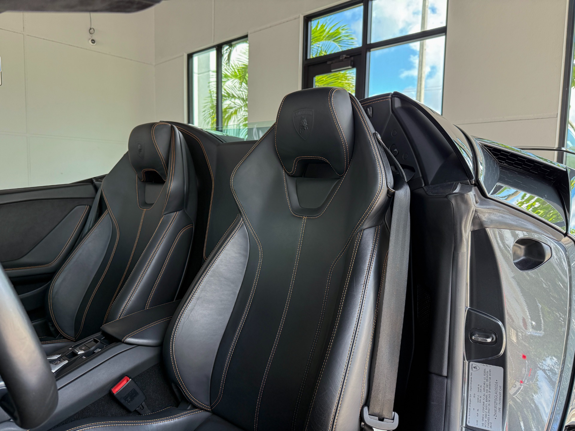 Used-2016-Lamborghini-Huracan-LP-610-4-Spyder