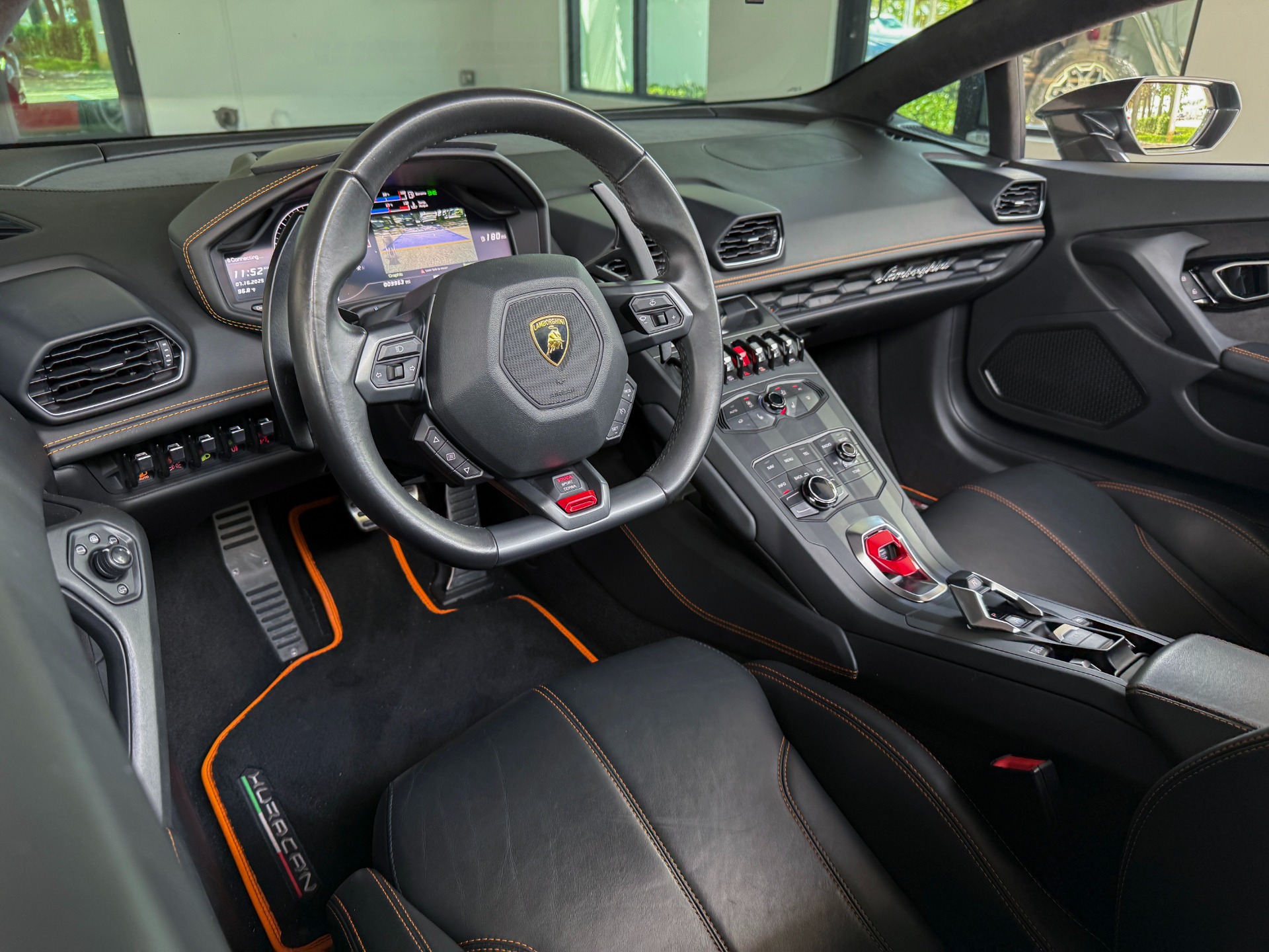 Used-2016-Lamborghini-Huracan-LP-610-4-Spyder