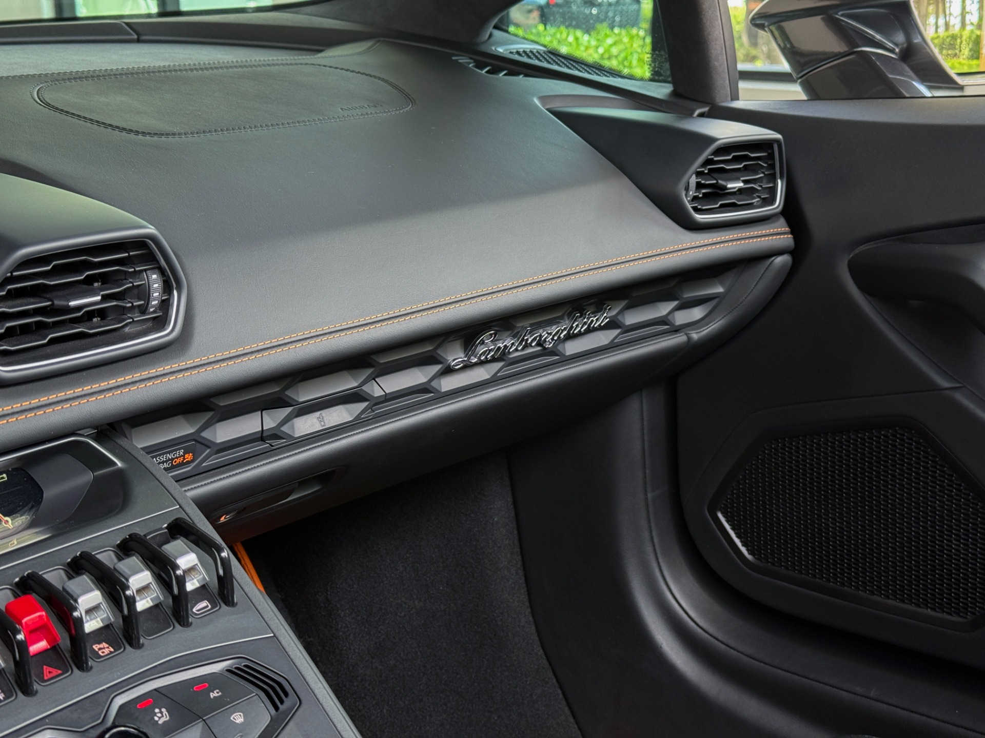 Used-2016-Lamborghini-Huracan-LP-610-4-Spyder