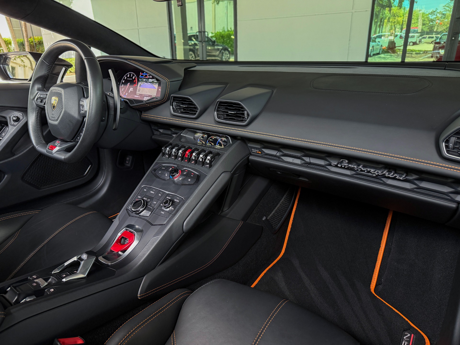 Used-2016-Lamborghini-Huracan-LP-610-4-Spyder
