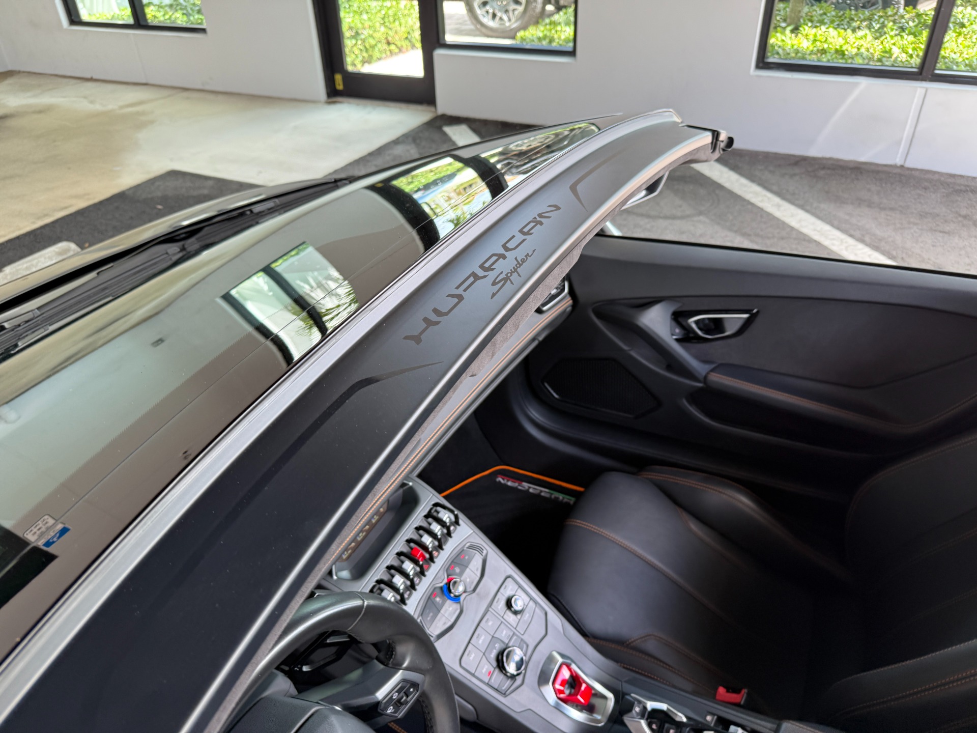 Used-2016-Lamborghini-Huracan-LP-610-4-Spyder