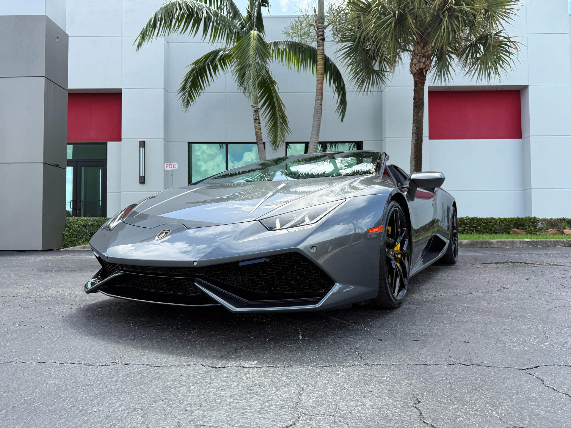 Used-2016-Lamborghini-Huracan-LP-610-4-Spyder